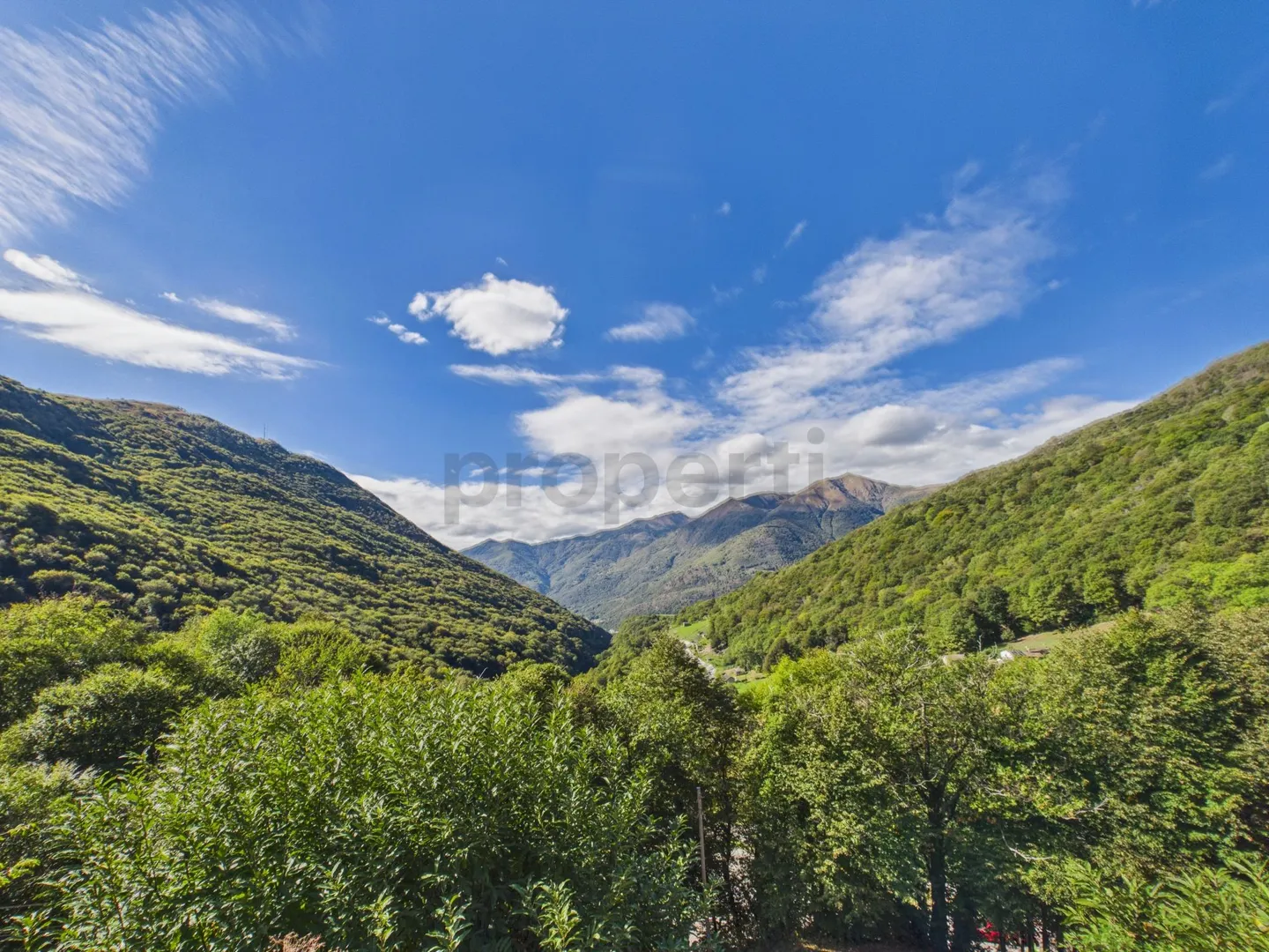 Large Building Plot of 1,389 m², High Potential & Panoramic Location! - Photo 6 of 8