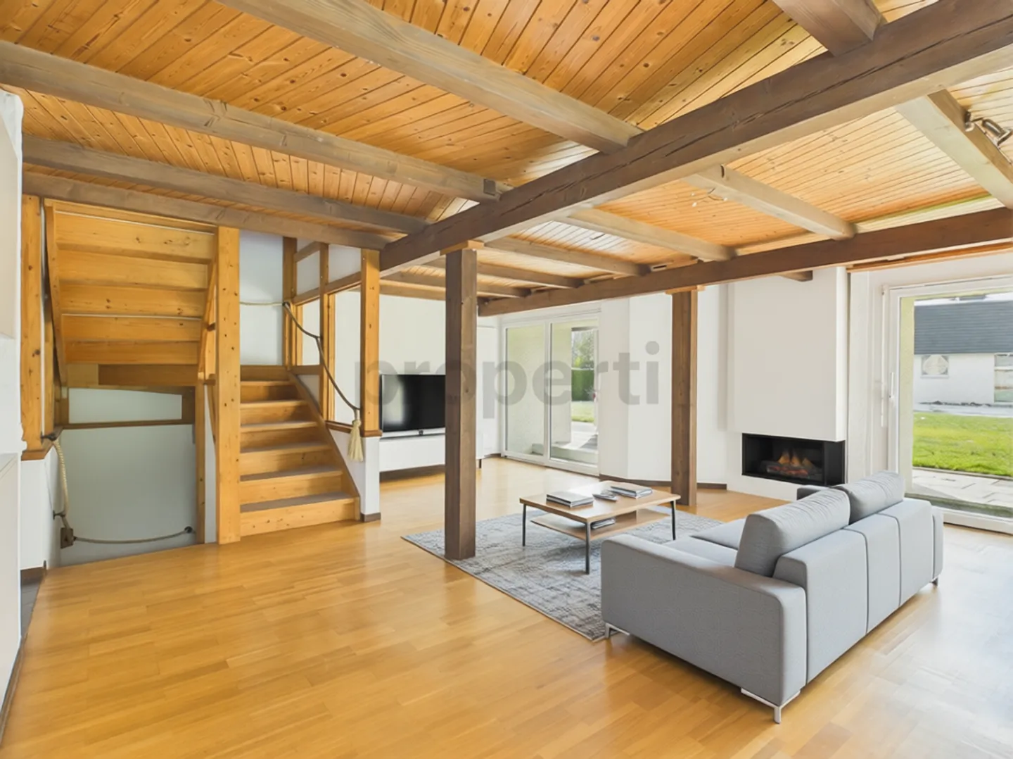 Bright 5.5-Room Duplex House with Terrace, Winter Garden, and Balcony, Dietlikon - Photo 4 of 13