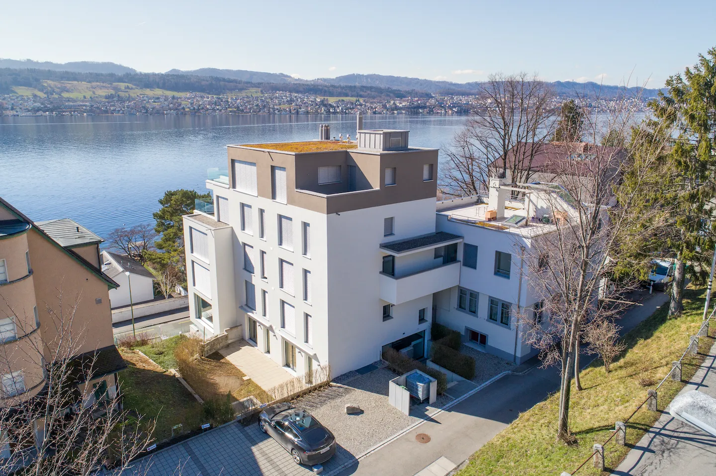 Appartamento esclusivo e storico con 4 camere direttamente sul lago di Zurigo - Foto 1 di 13