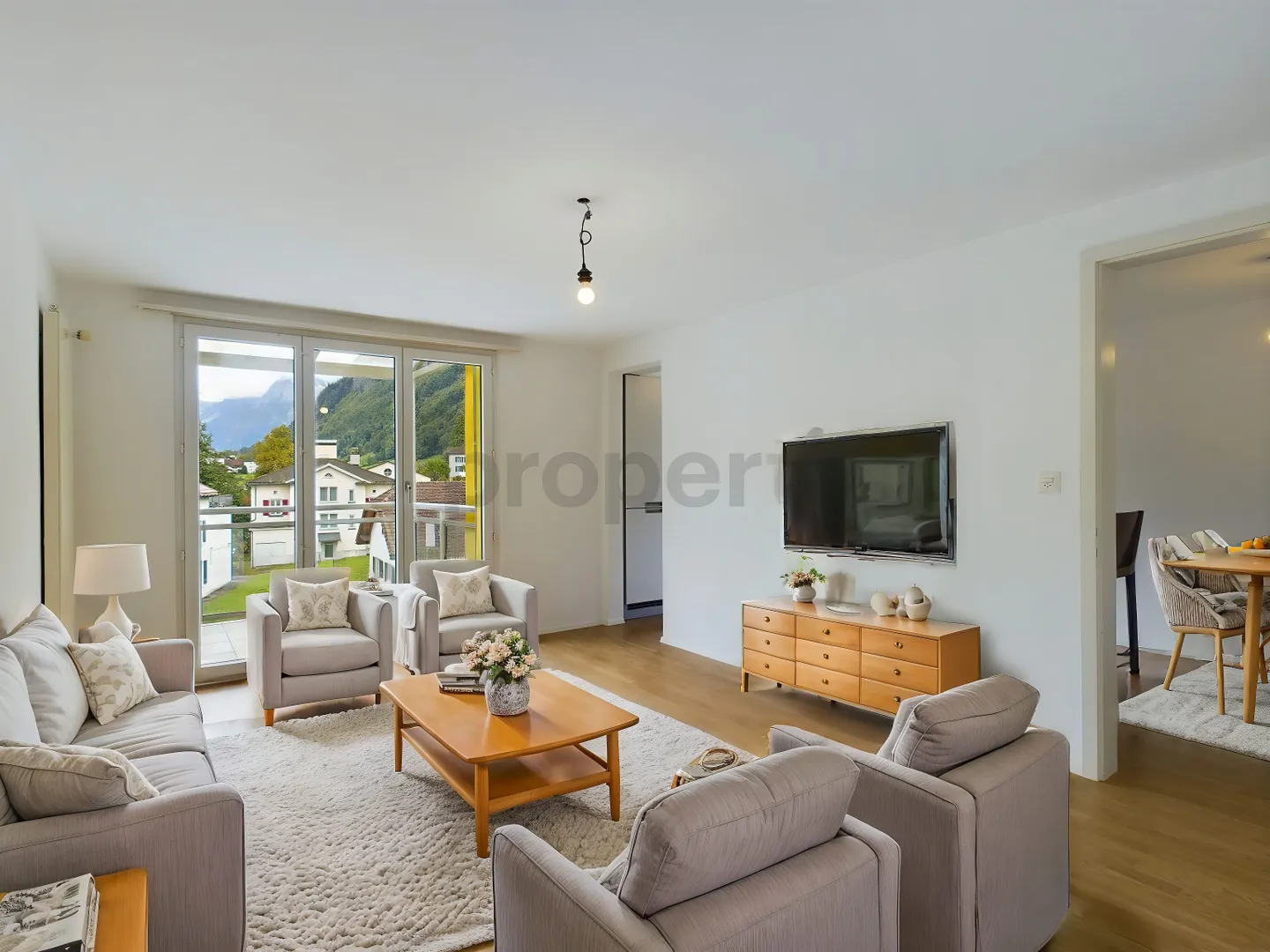 Sonnige 2.5-Zimmer-Wohnung mit Idylle in Luchsingen - Foto 1 von 12