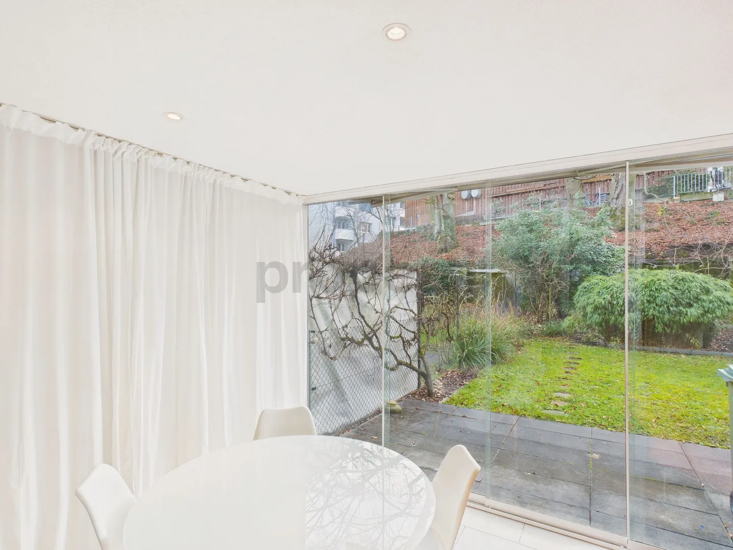 Ampio appartamento di 4,5 stanze a Binningen - arredato - Foto 4 di 11