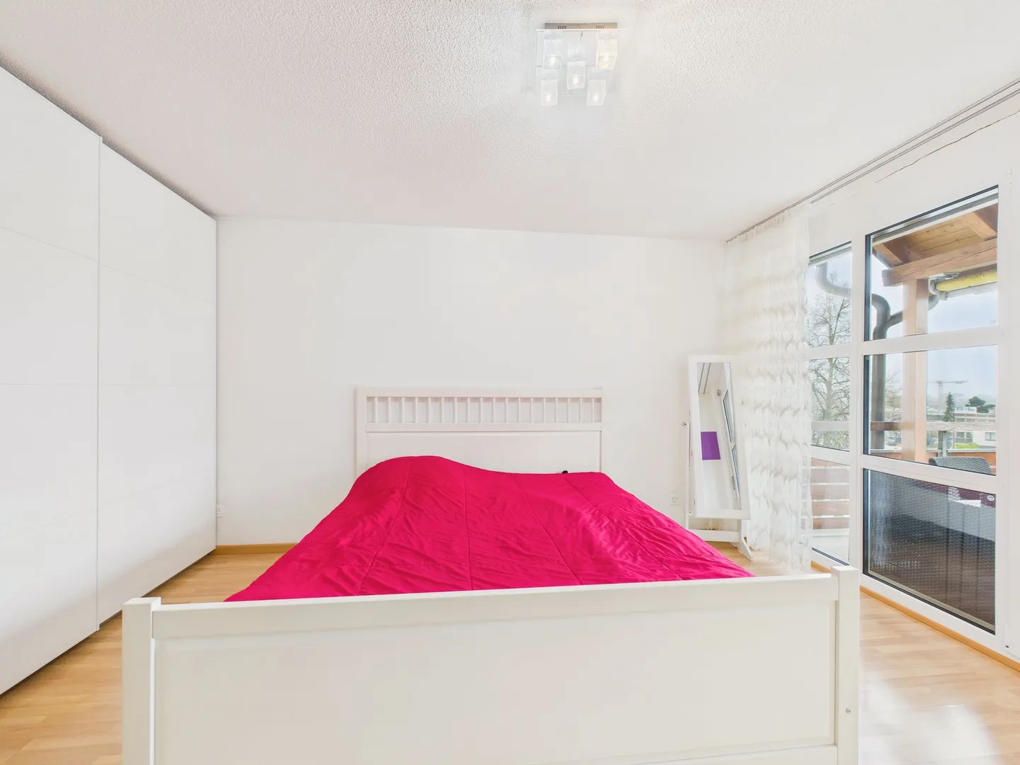 Spacious 5-room apartment with balcony in Affoltern am Albis - Photo 4 of 12