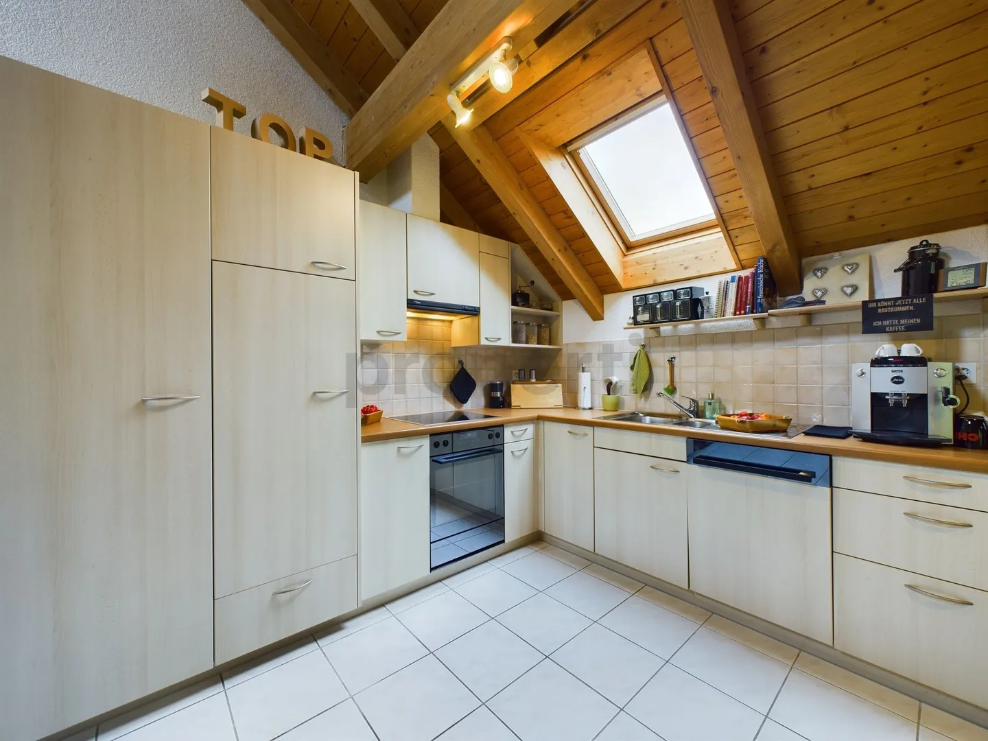 Cozy 3.5-room apartment in Fischenthal with balcony - Photo 4 of 10