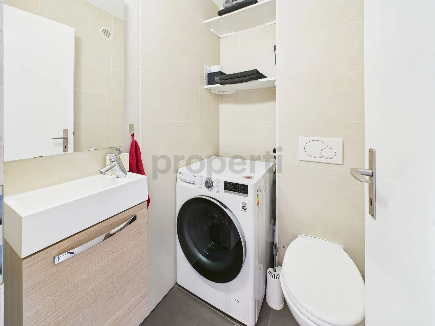 Appartement attrayant de 3 pièces avec vue sur les Alpes, deux espaces de rangement et place de parking en sous-sol à Valens - Photo 10 sur 13