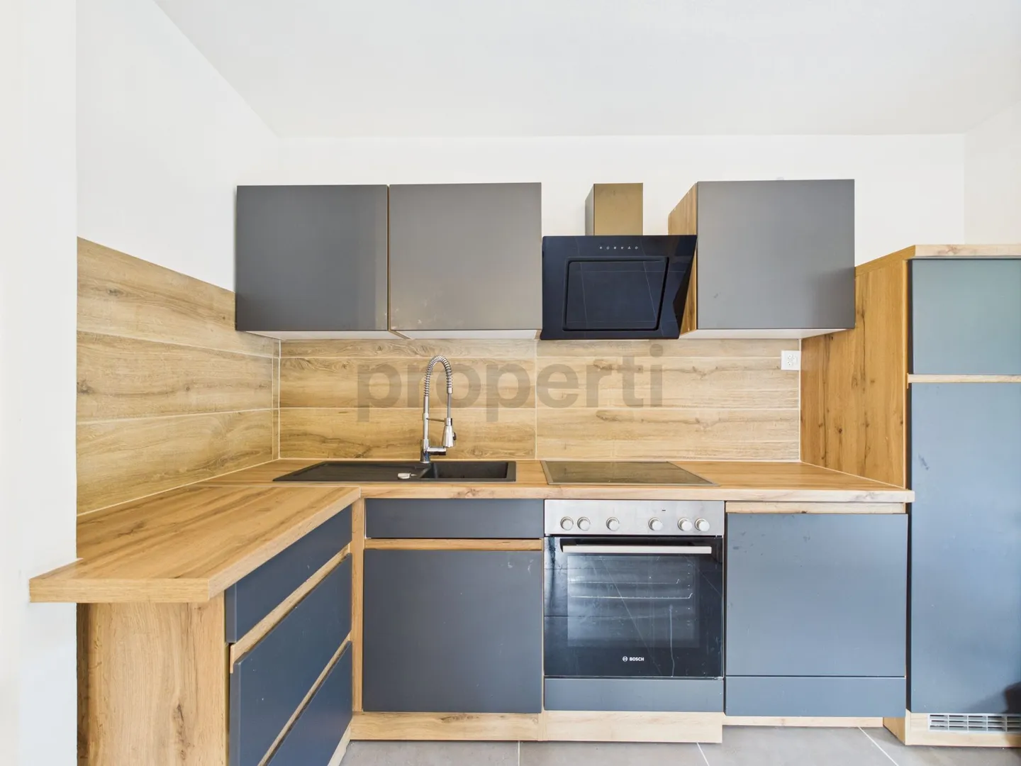 Opportunity not to be missed: fully renovated house with mezzanine, garage and terrace. - Photo 4 of 12