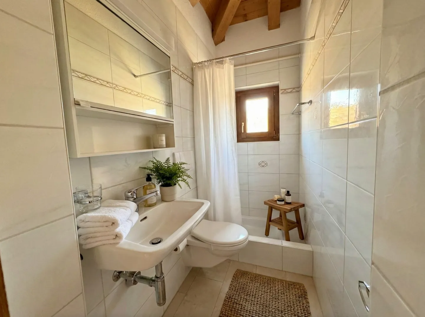 Charming Attic Apartment with Lake View in Schmerikon - Photo 6 of 10