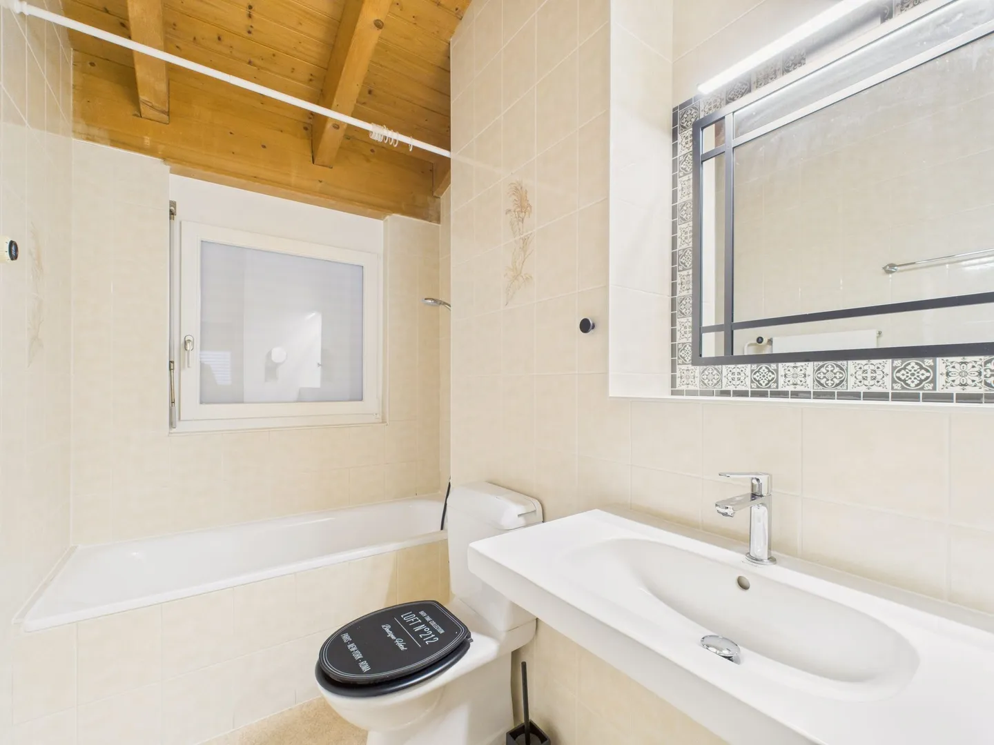 Spacious family townhouse in Cormondrèche - calm, comfort, and large garden - Photo 8 of 11