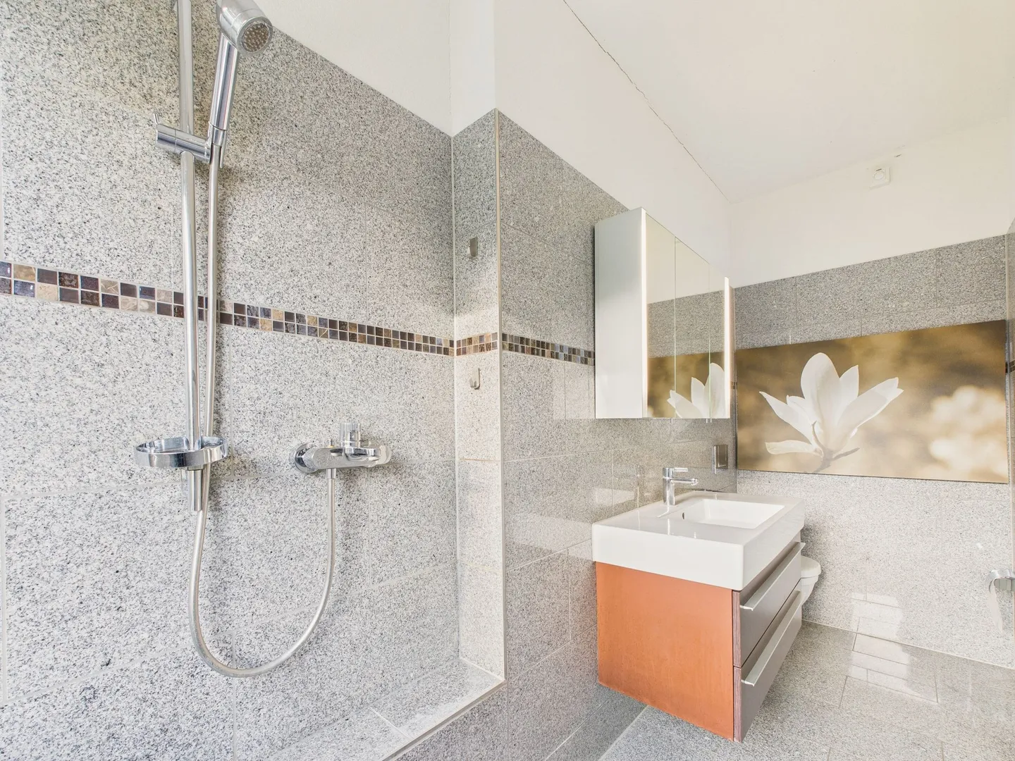 Ampia casa a schiera di 4,5 stanze con vista sul verde a Magden - Foto 12 di 13