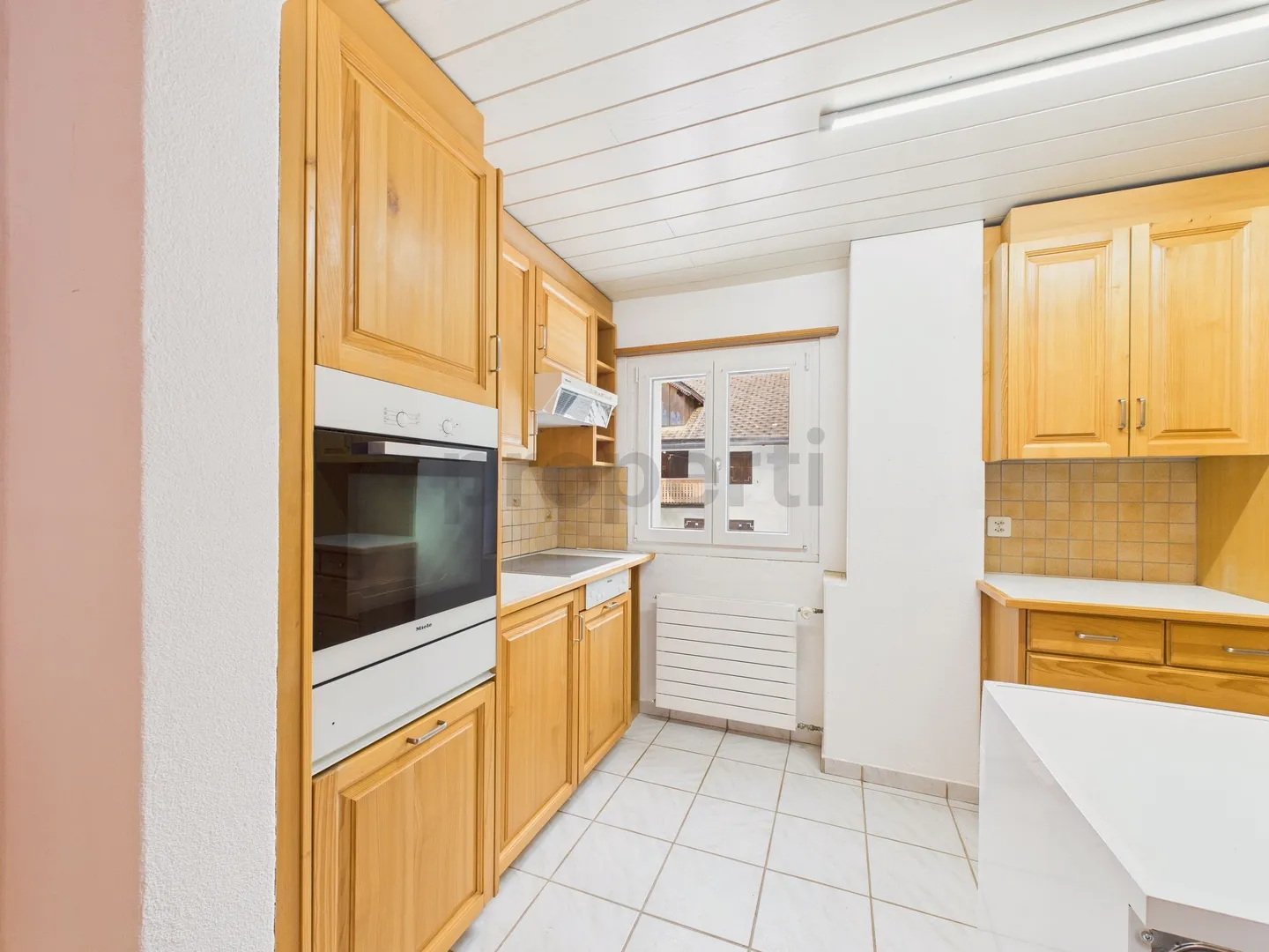 Charming 2.5 Room Apartment in the Idyllic Mountain Village of Surin, Val Lumnezia - Photo 5 of 11