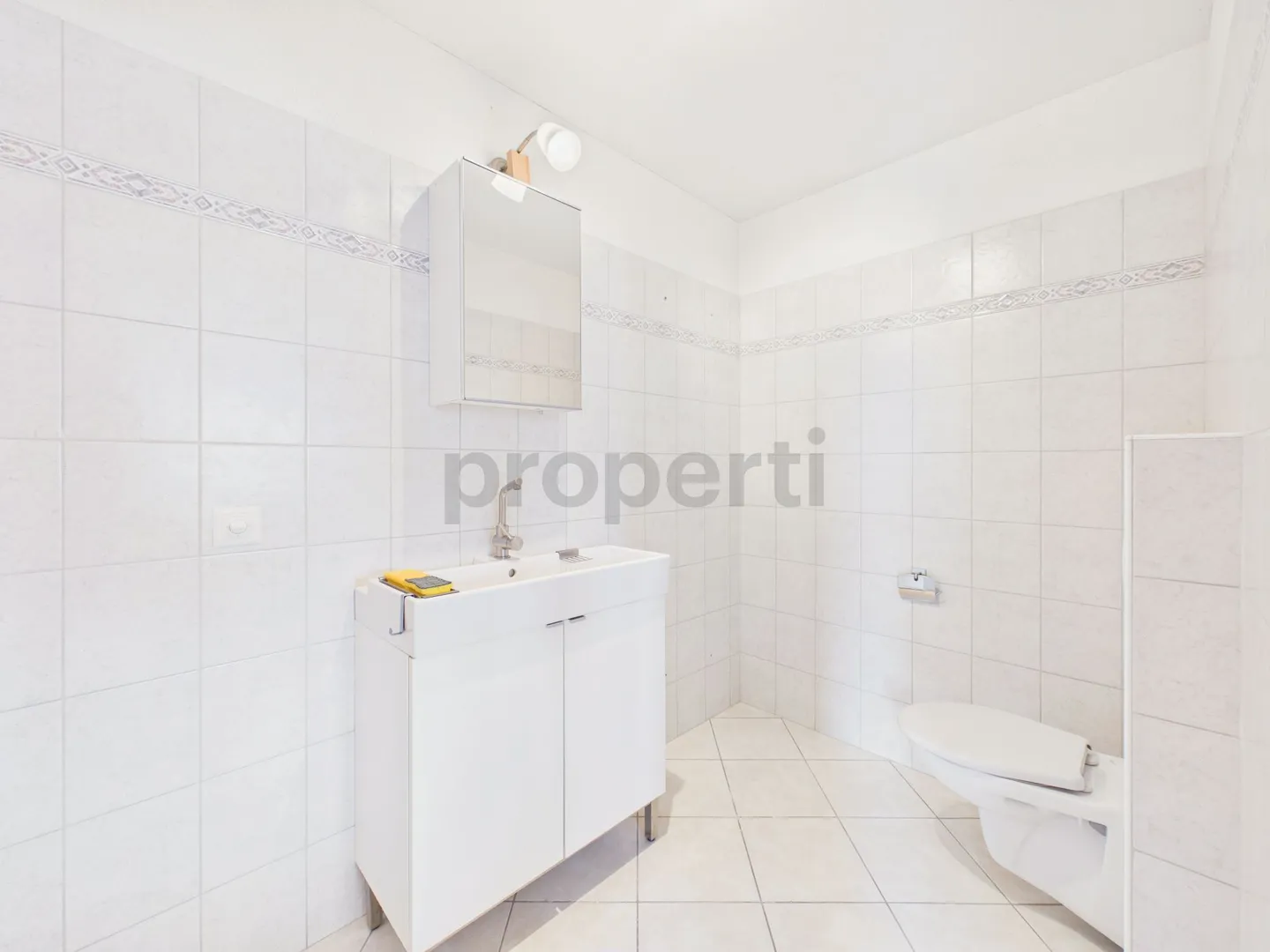 Brissago - Maison Bifamiliale avec Vue sur le Lac, Piscine et Grand Potentiel de Développement - Photo 9 sur 13