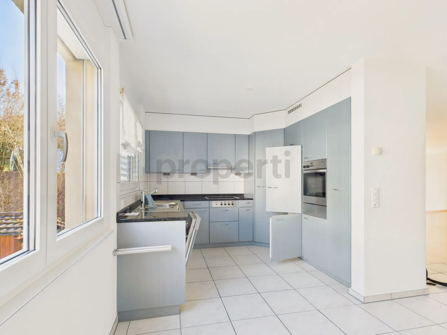 Luminoso appartamento di 4,5 stanze con balcone a Kollbrunn - Foto 4 di 13