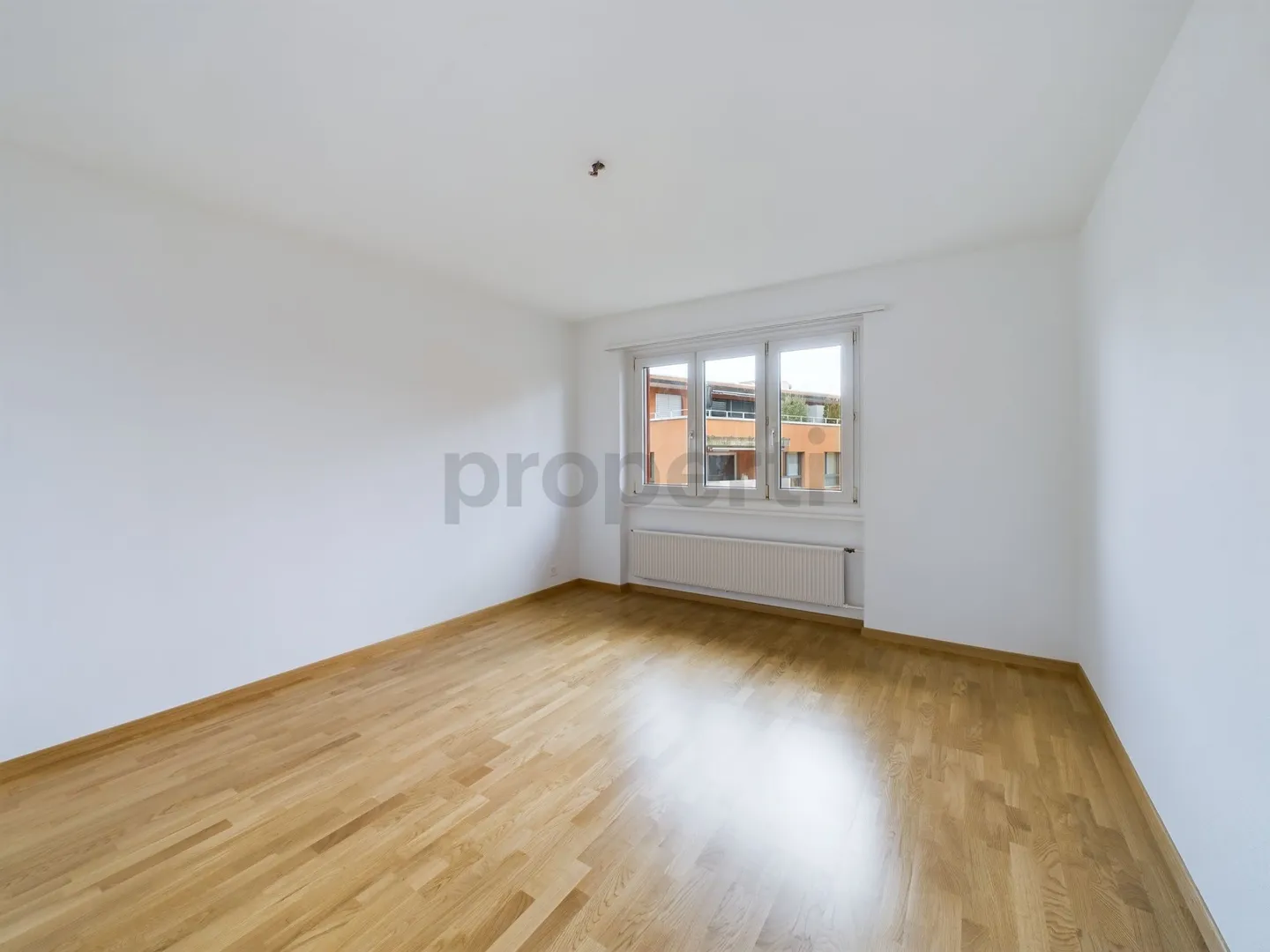 Multi-family house with 6 residential units and development potential - Photo 6 of 11