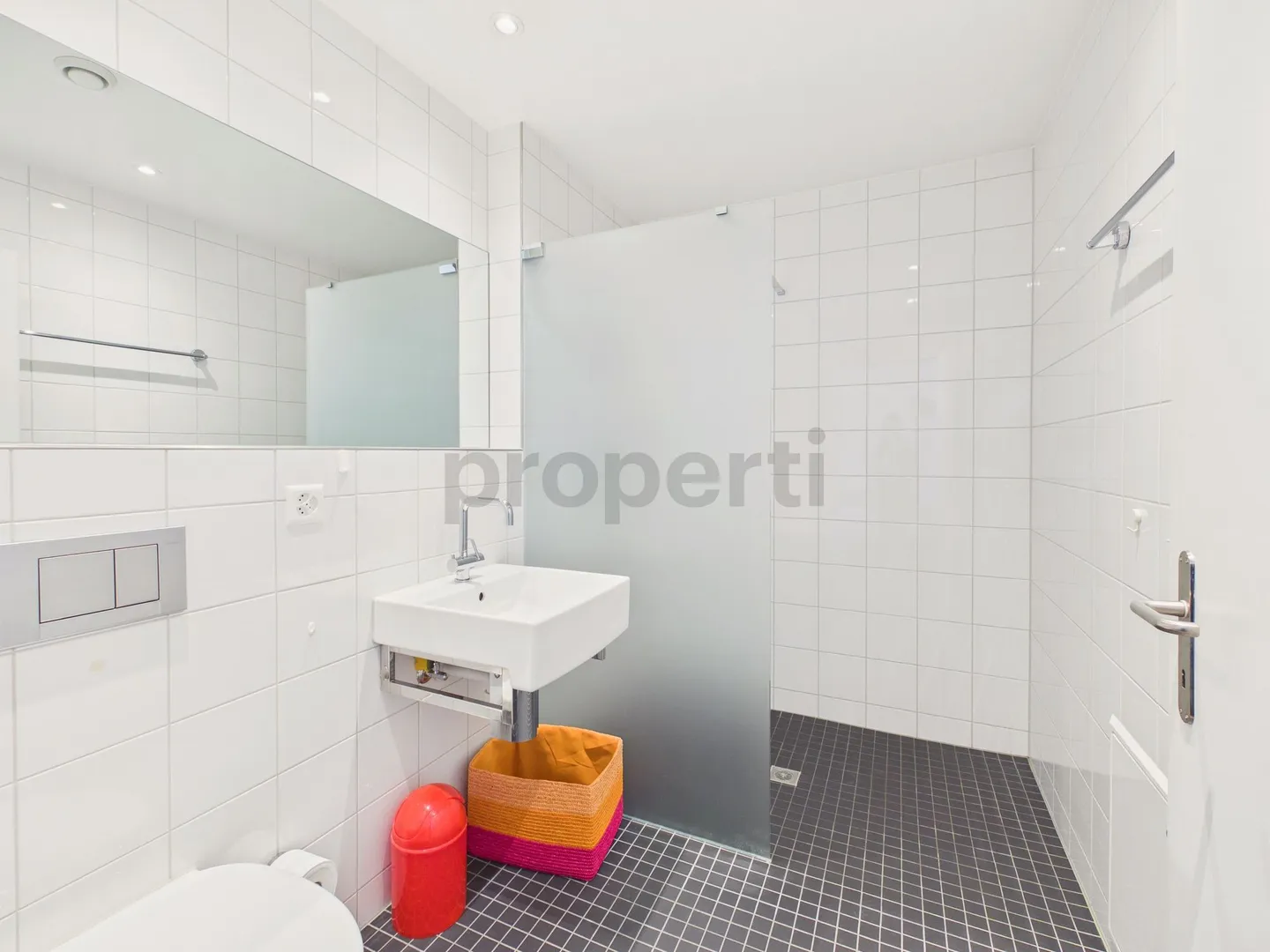 Appartement moderne 2.5 pièces à Binz - entièrement meublé. - Photo 7 sur 8