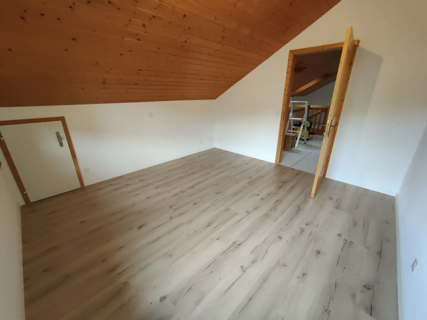 Appartement de 5,5 pièces situé au calme avec charme et beaucoup d'espace à Obermumpf - Photo 11 sur 13