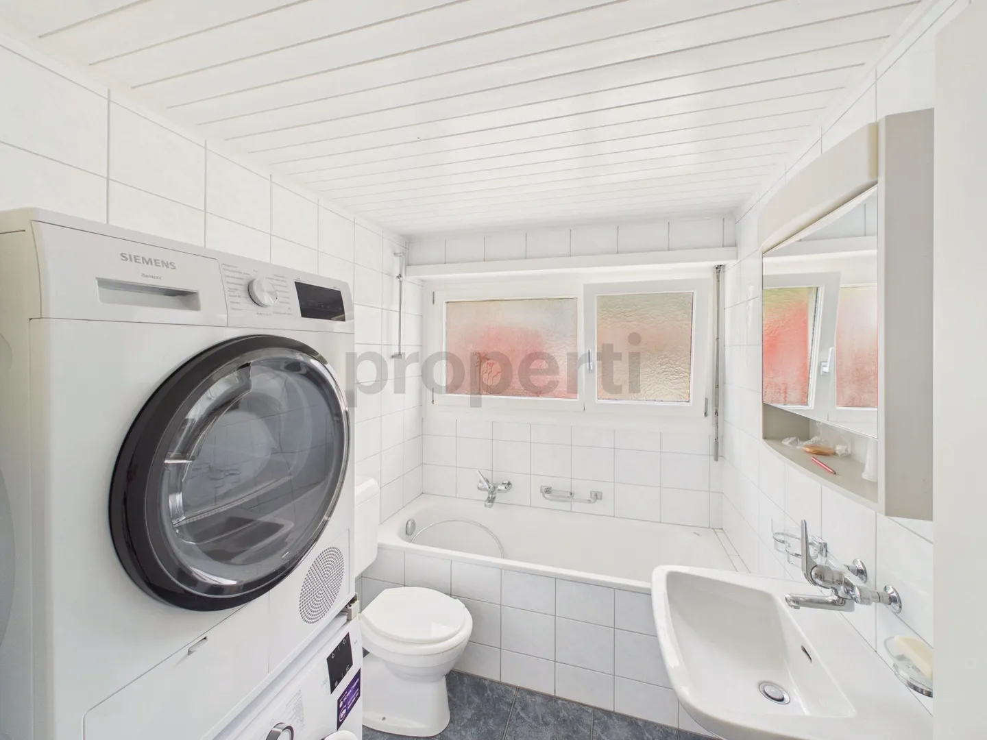 Moderne 4.5-Zimmer-Wohnung mit Balkon und Kamin in Mels - Foto 9 von 13