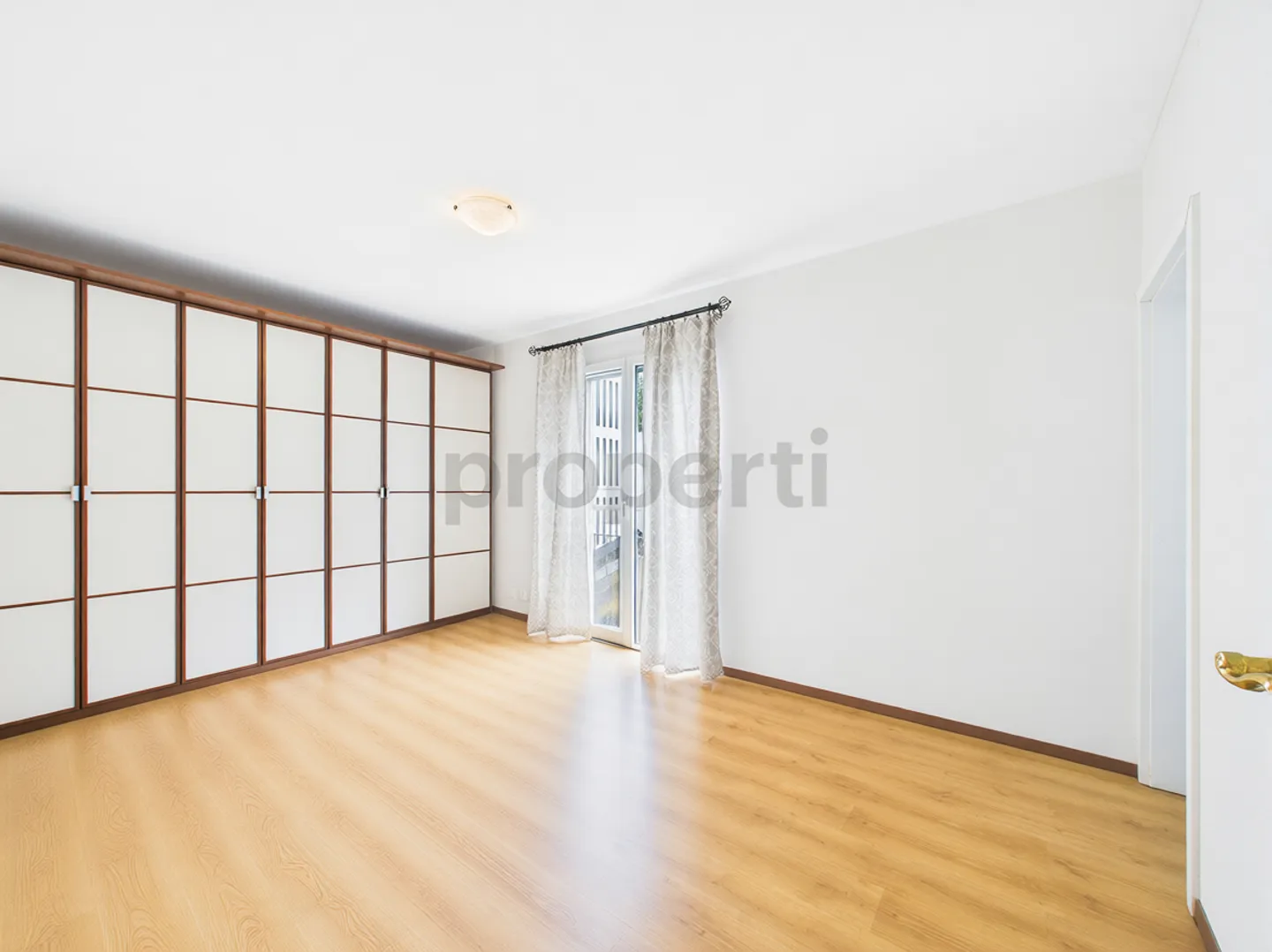 Exclusive 4.5-room apartment in Bellinzona, TI - Modern comfort in a central location - Photo 4 of 9