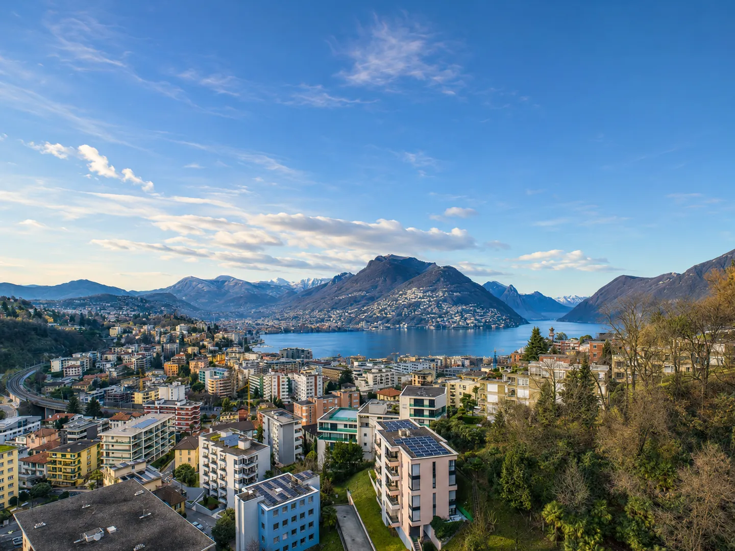 Appartement exceptionnel de 3,5 pièces avec vue sur le lac à Pazzallo - Photo 1 sur 11