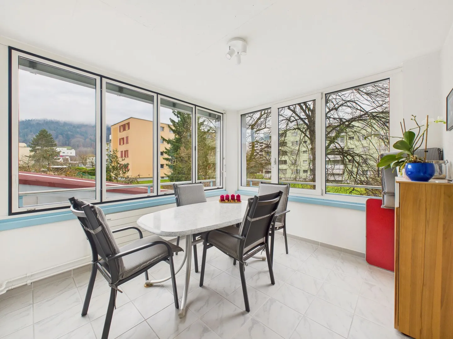 Grosszügige 5.5-Zimmer-Wohnung mit idealer Lage nahe Schule und ÖV, Neuenhof - Foto 1 von 12