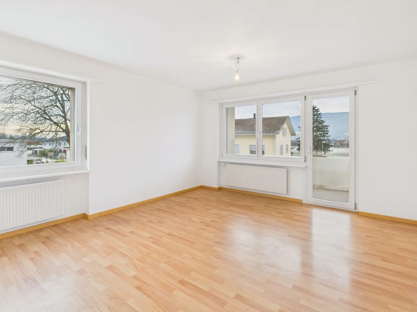 Charming 3.5-room apartment with balcony in Arch - Photo 1 of 9