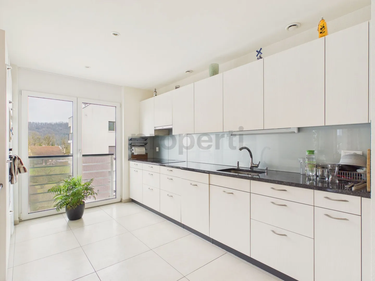 Luminoso appartamento di 4,5 stanze con balcone, Birmenstorf - Foto 4 di 12