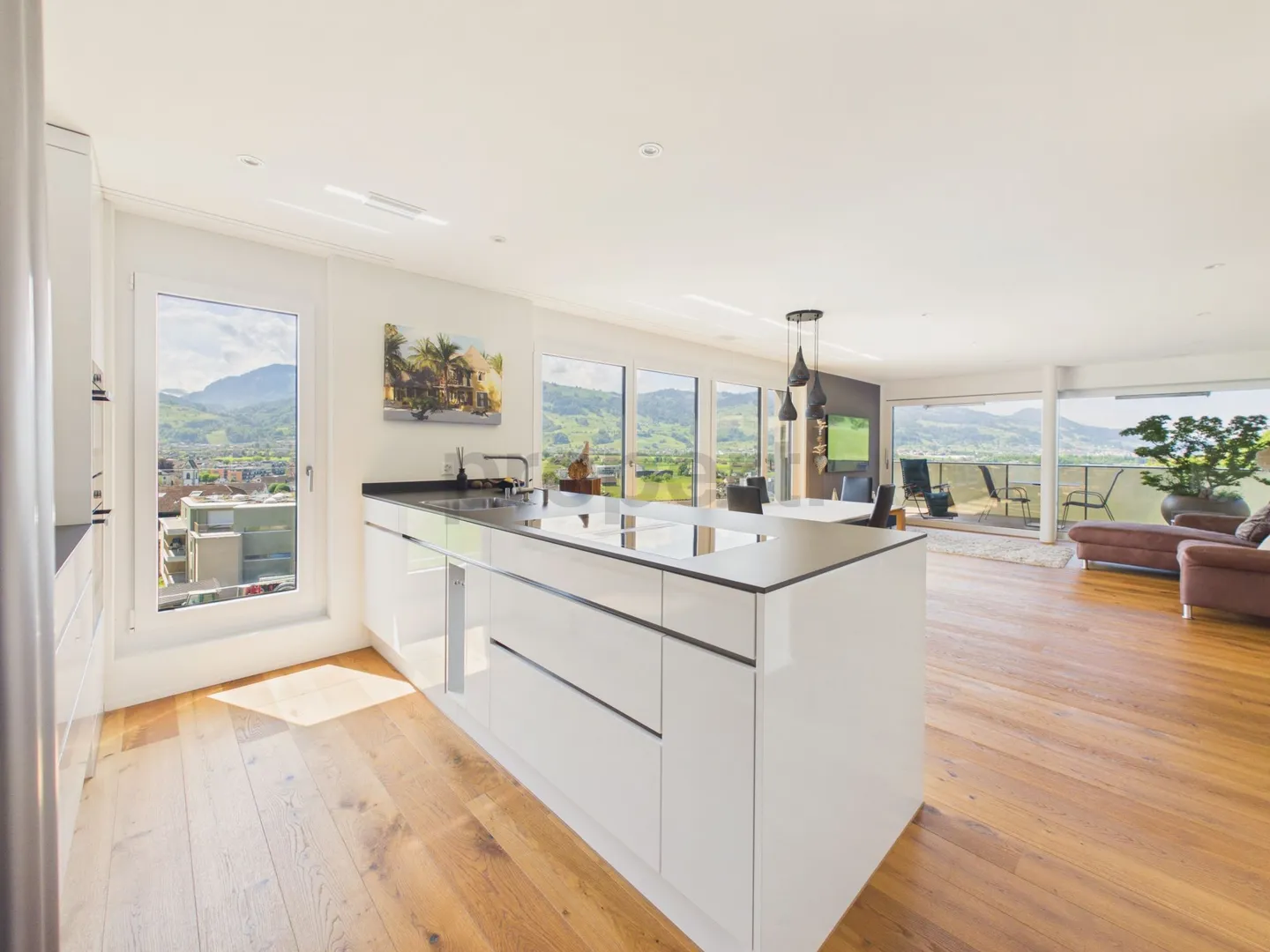 Modernes Apartment mit atemberaubender Aussicht - Foto 4 von 13