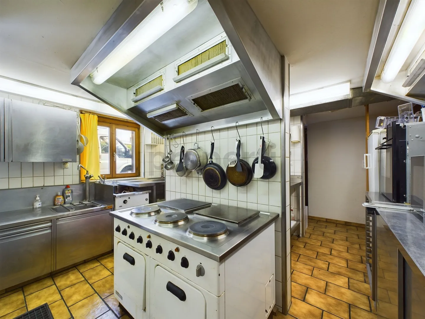 Unica casa residenziale di 7,5 stanze con possibilità di utilizzo versatile a Libingen - Foto 7 di 13