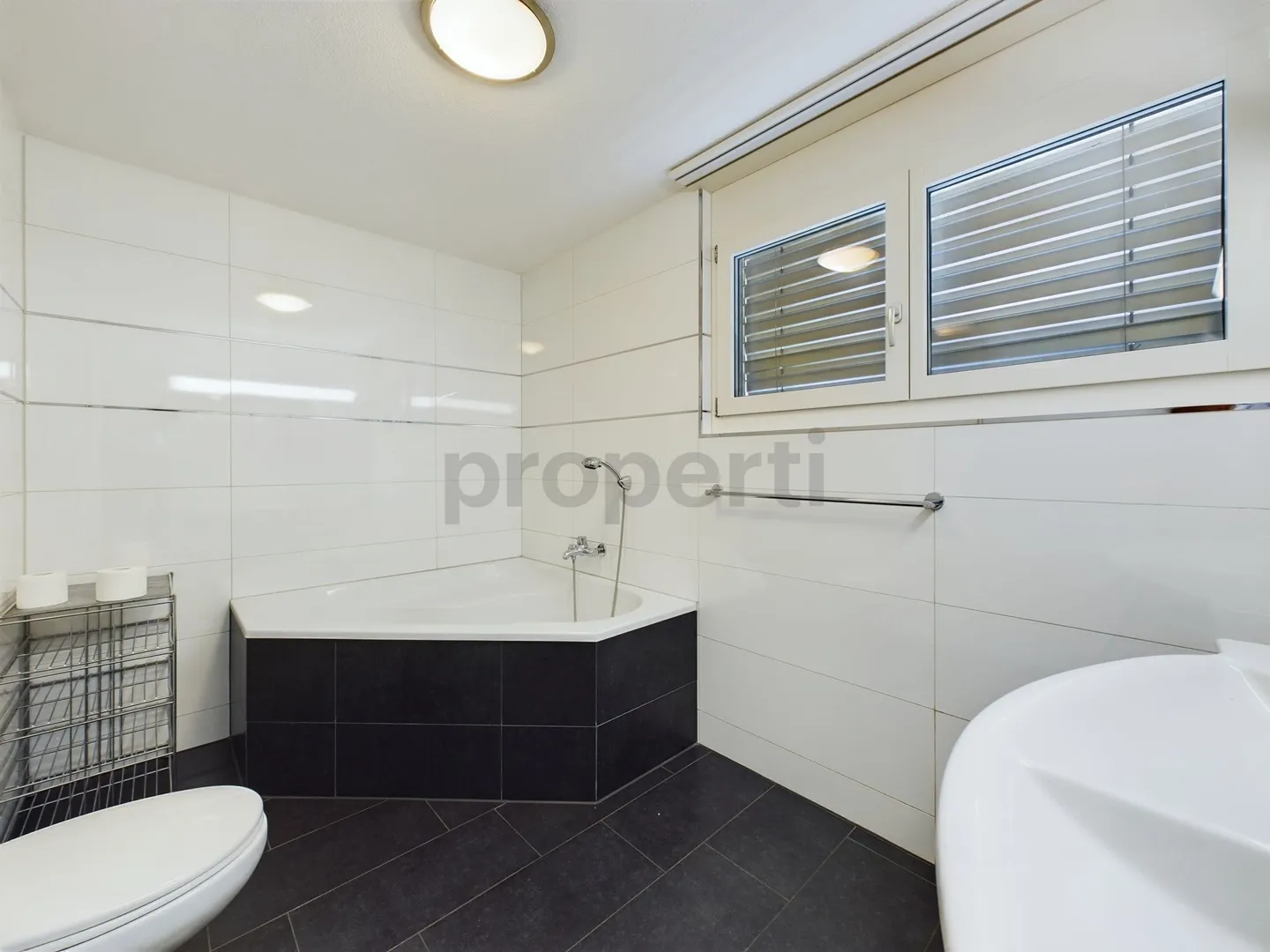 Exklusives 6.5-Zimmer-Reihenhaus in Schlieren - Foto 7 von 10