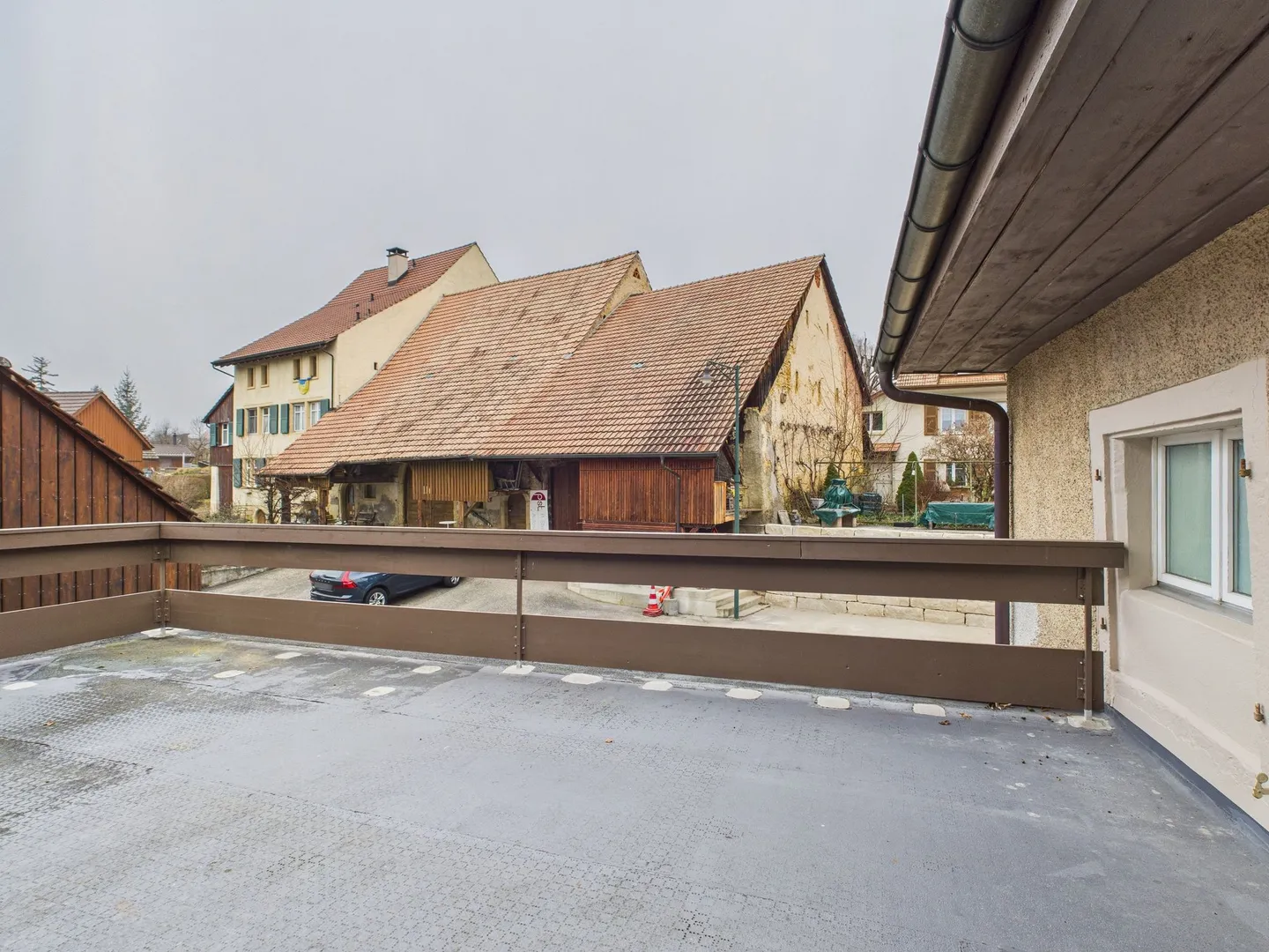 Neu renovierte 5-Zimmer Wohnung mit Balkon in Wenslingen - Foto 12 von 13