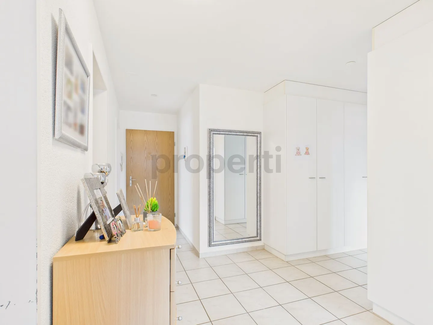 Appartement lumineux de 5,5 pièces avec jardin d'hiver à Ettingen - Photo 8 sur 11