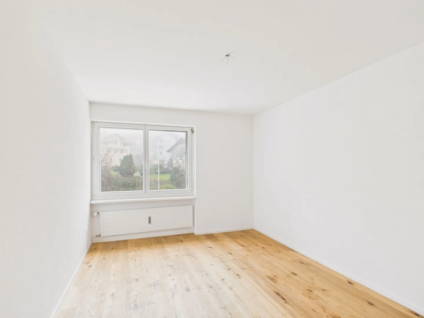 Appartamento moderno ristrutturato di 4,5 locali con terrazza e stufa svedese a Flawil - Foto 4 di 8