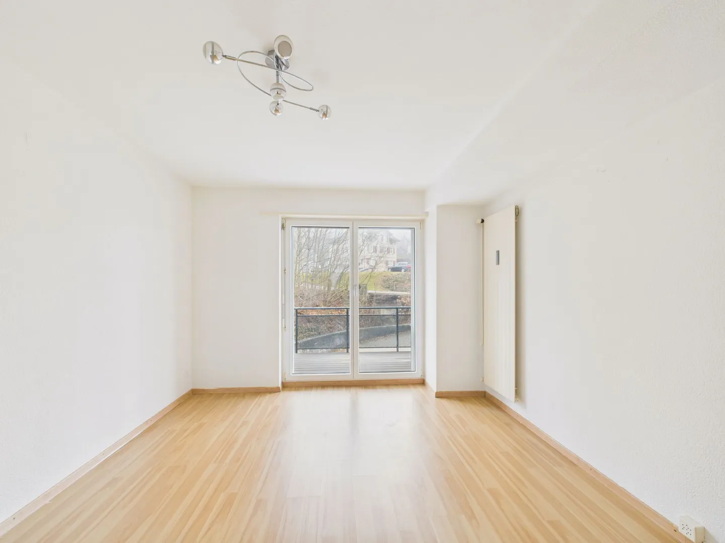 Ampio appartamento familiare di 5,5 stanze con terrazze e stufa svedese a Flawil - Foto 4 di 10