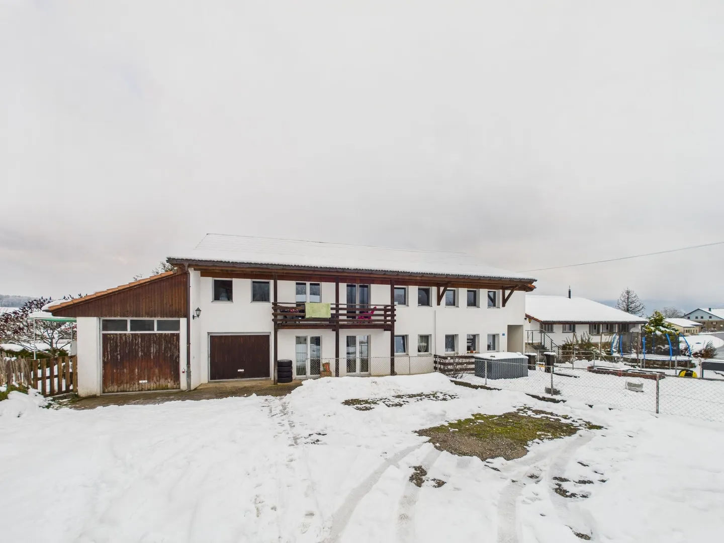 Rare real estate complex in Vuisternens-devant-Romont - generous volumes and great potential - Photo 1 of 13
