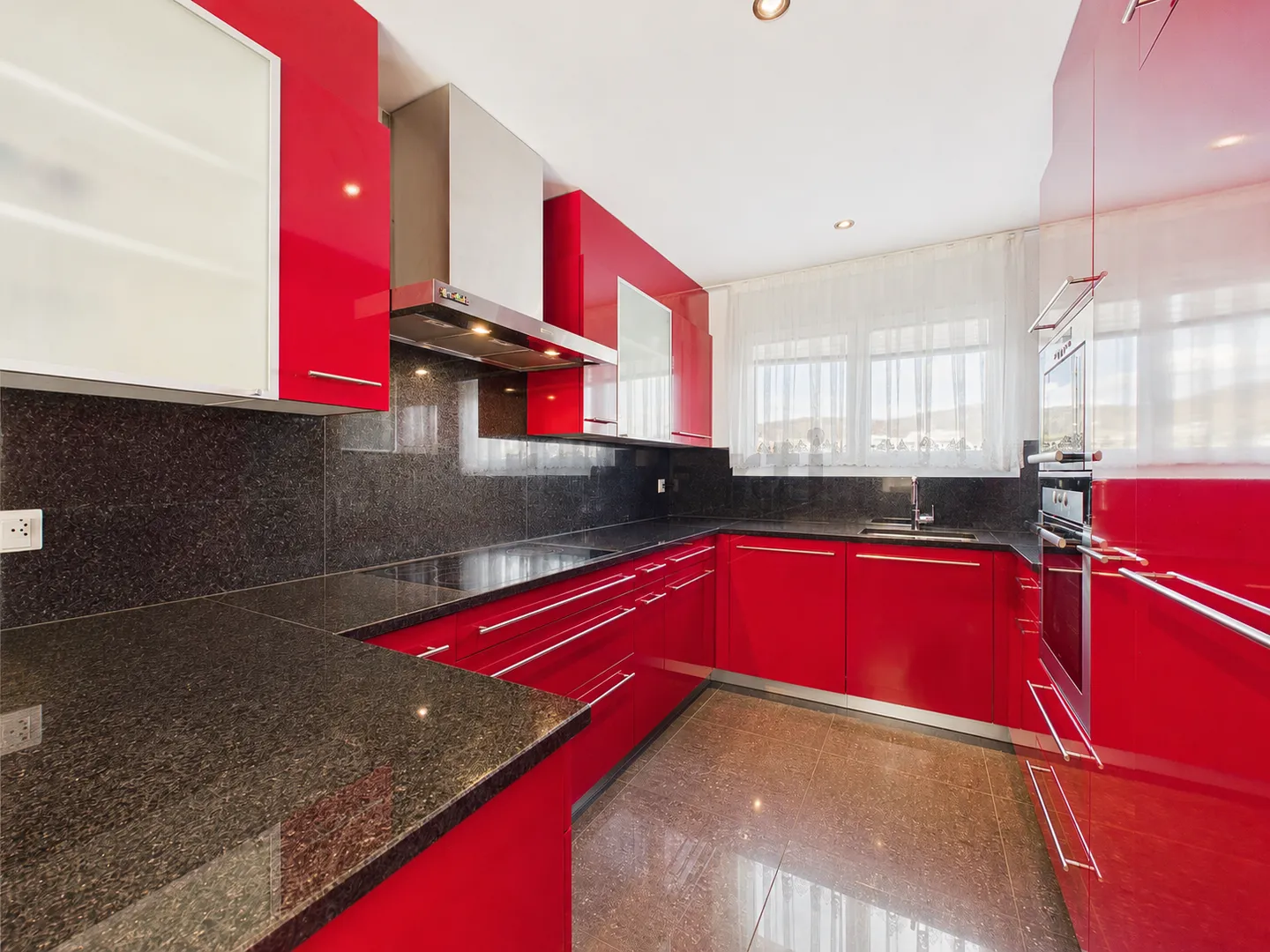 A Home to Feel Good In - 6.5-Room Semi-Detached House in Oftringen - Photo 7 of 10