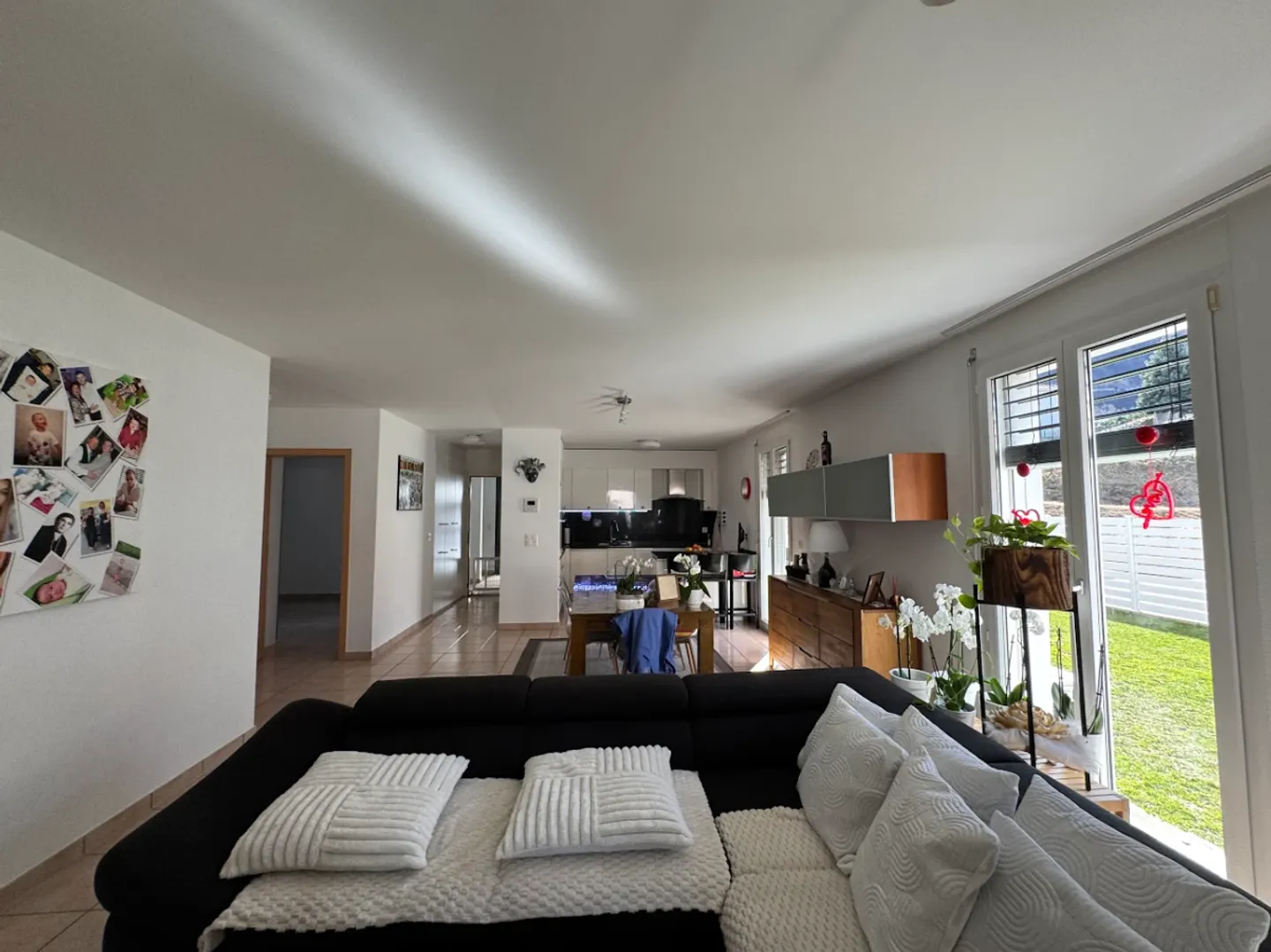 Large private garden, exclusive use pool and modern comfort on the ground floor - Photo 1 of 9