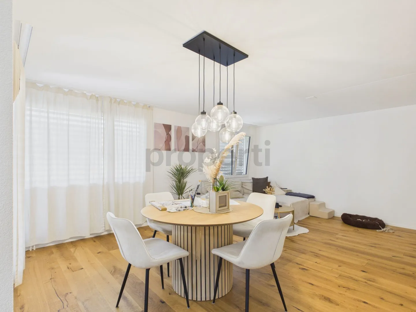 Renovierte 3.5-Zimmer-Wohnung mit privatem Gartensitzplatz - Foto 2 von 11