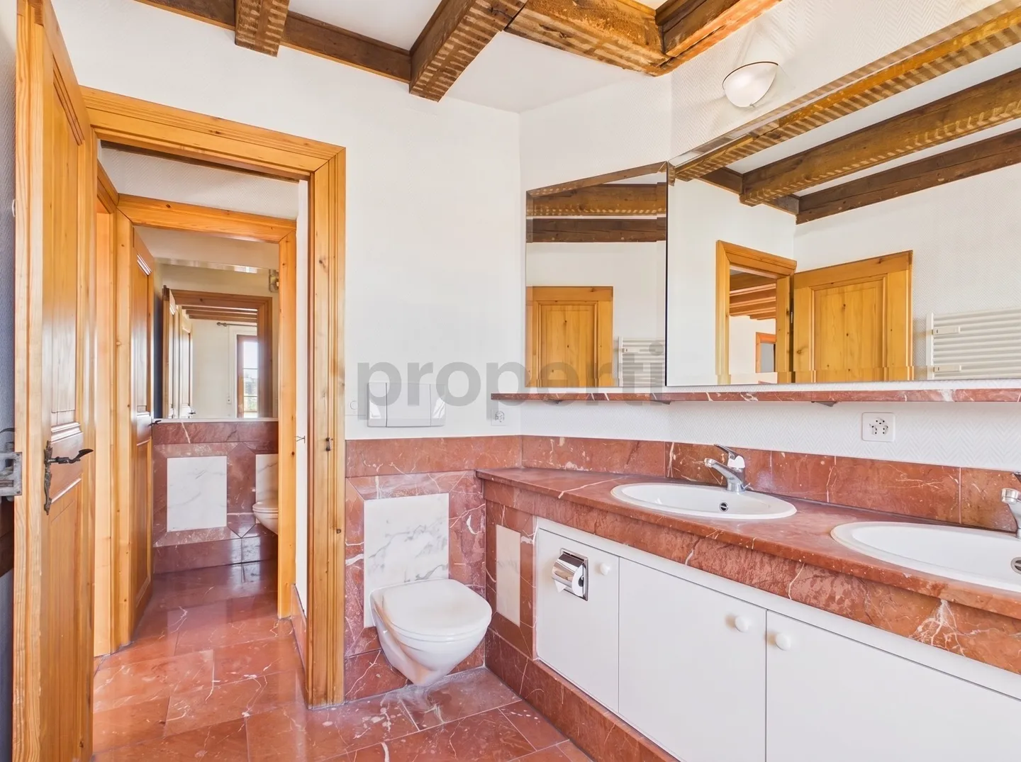 Charming Maisonette with Sunny Balcony - Photo 9 of 13