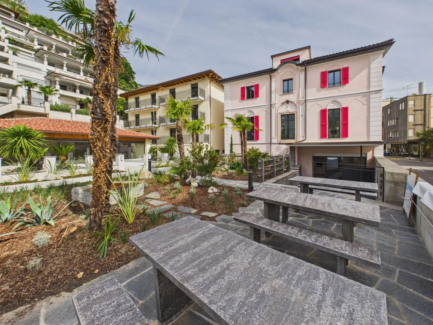 Due Palazzine Restaurate a Nuovo, Posizione Centralissima & Opportunità d'Investimento a Reddito! // Zwei Komplett Sanierte Mehrfamilienhäuser, Zentrale Lage & Attraktives Renditeobjekt! - Photo 8 sur 10
