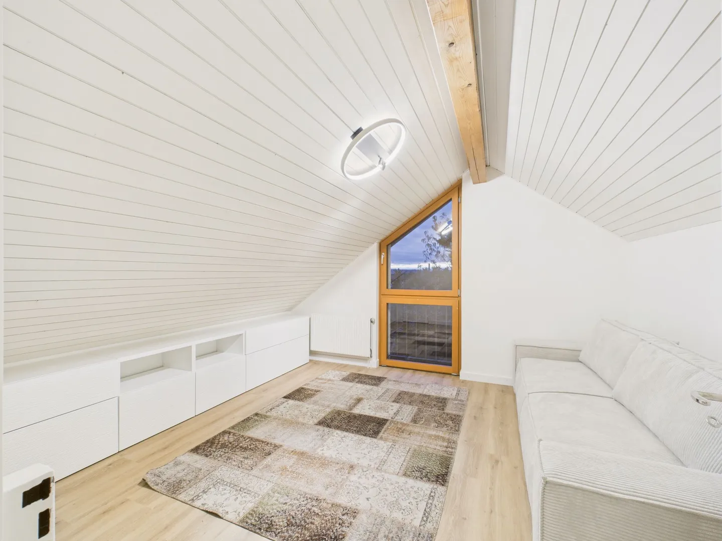 Exclusive detached house with lake view in Chez-le-Bart, NE canton - Photo 8 of 12