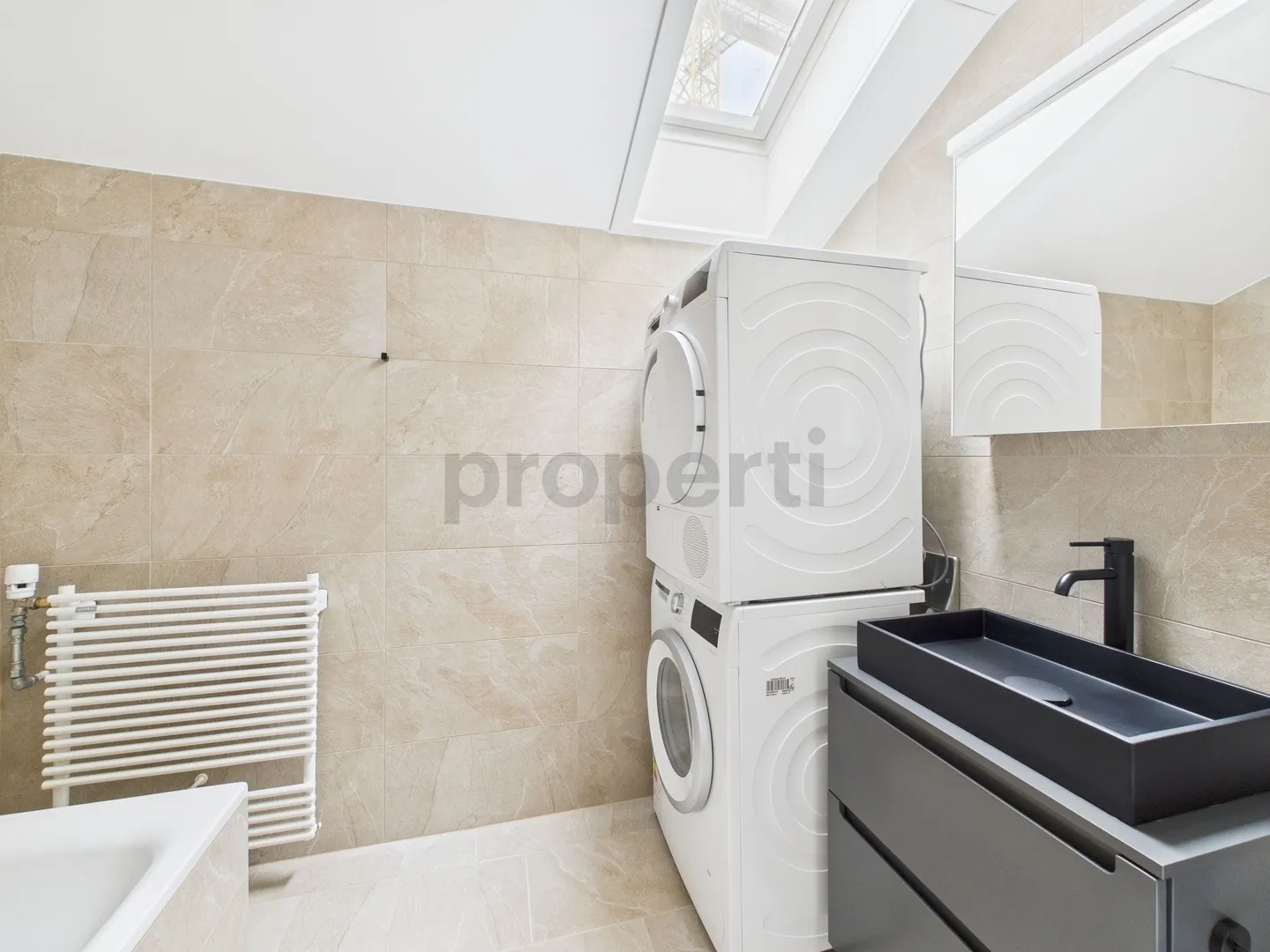 1. MOIS DE LOYER OFFERT***Appartement moderne de 3,5 pièces sous les combles à Küssnacht am Rigi - Photo 9 sur 12