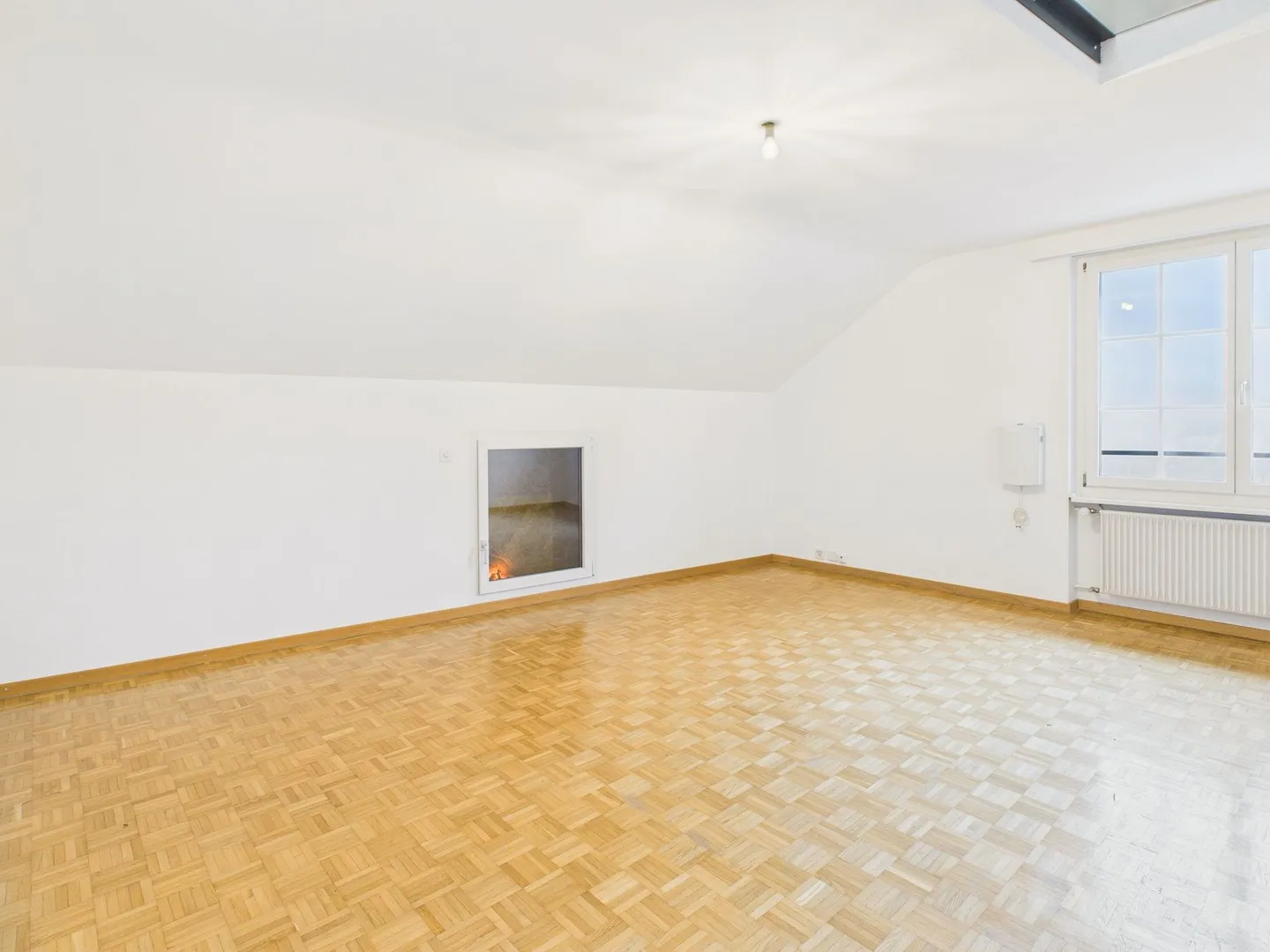 Einzigartige 2.5-Zimmer Wohnung in Büren an der Aare - Foto 2 von 11