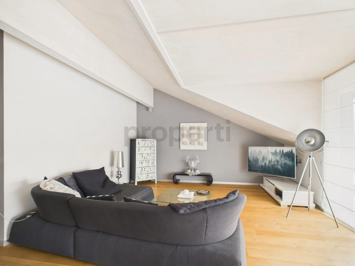 Appartement Attique Spacieux avec Terrasse - Photo 1 sur 13