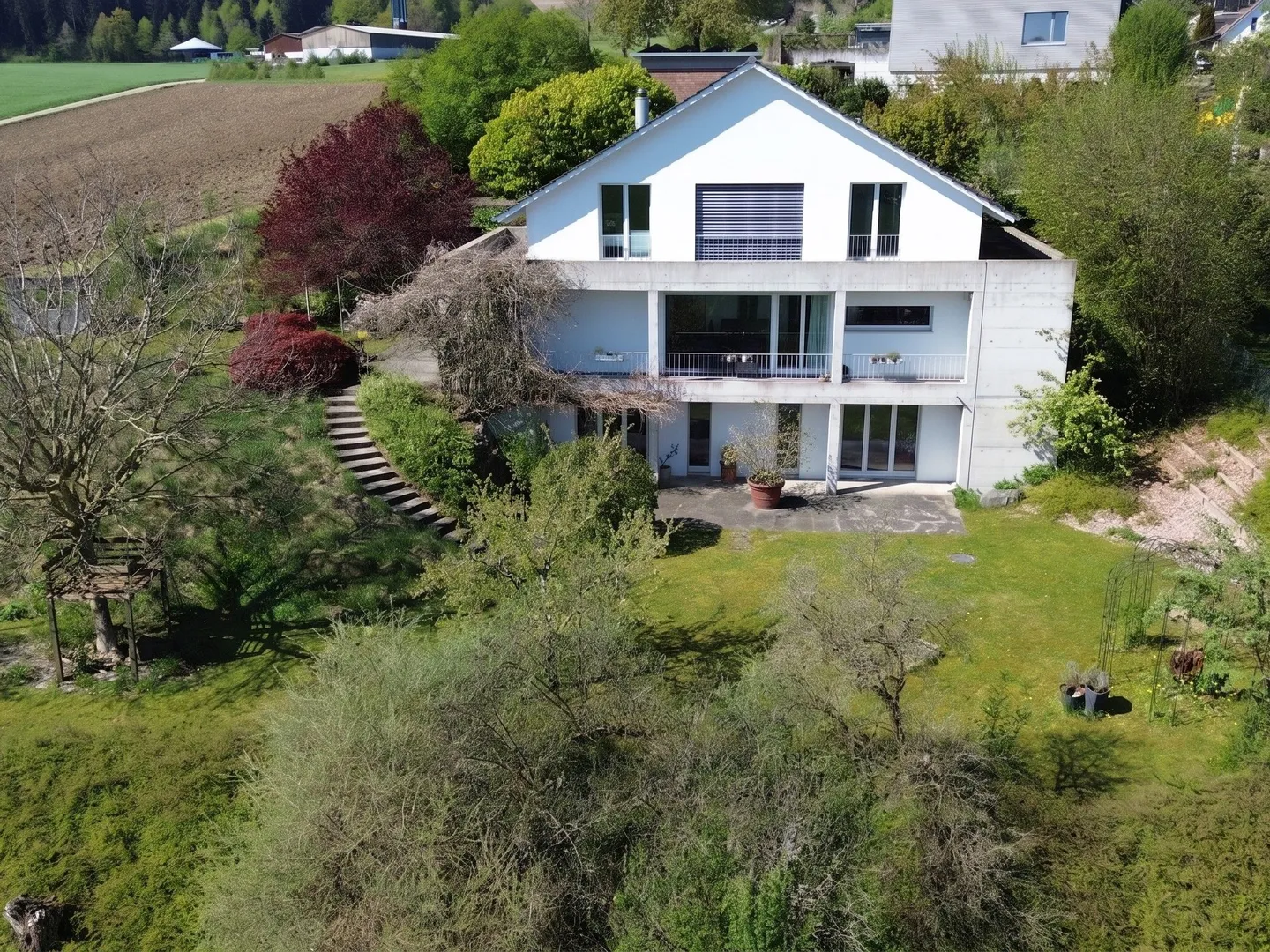 Modernes 6.5-Zimmer-Einfamilienhaus mit grosszügigem Garten, Hagenbuch ZH - Foto 1 di 13
