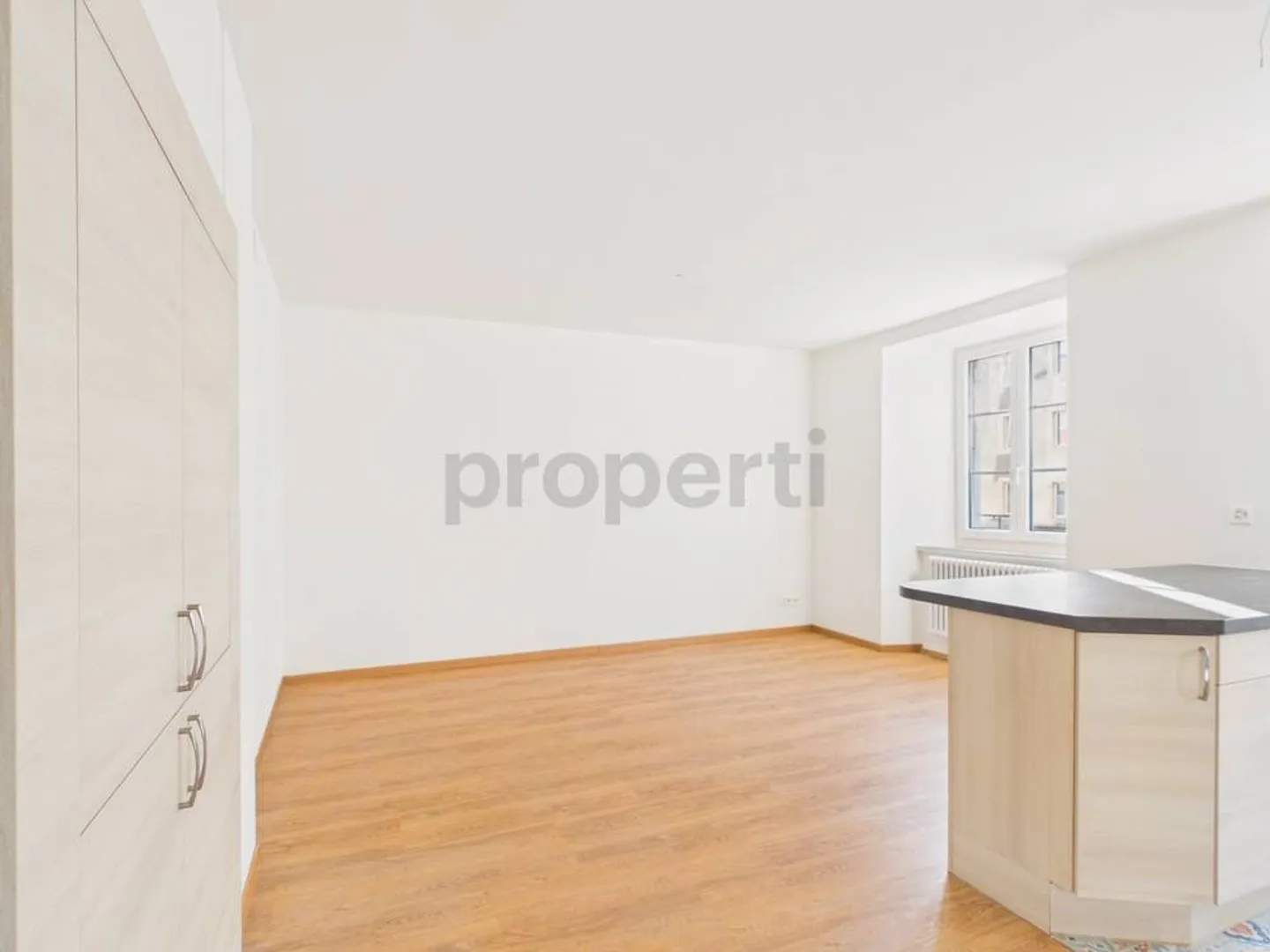 Charming 3.5-room renovated apartment in a pleasant setting, La Chaux-de-Fonds - Photo 2 of 7