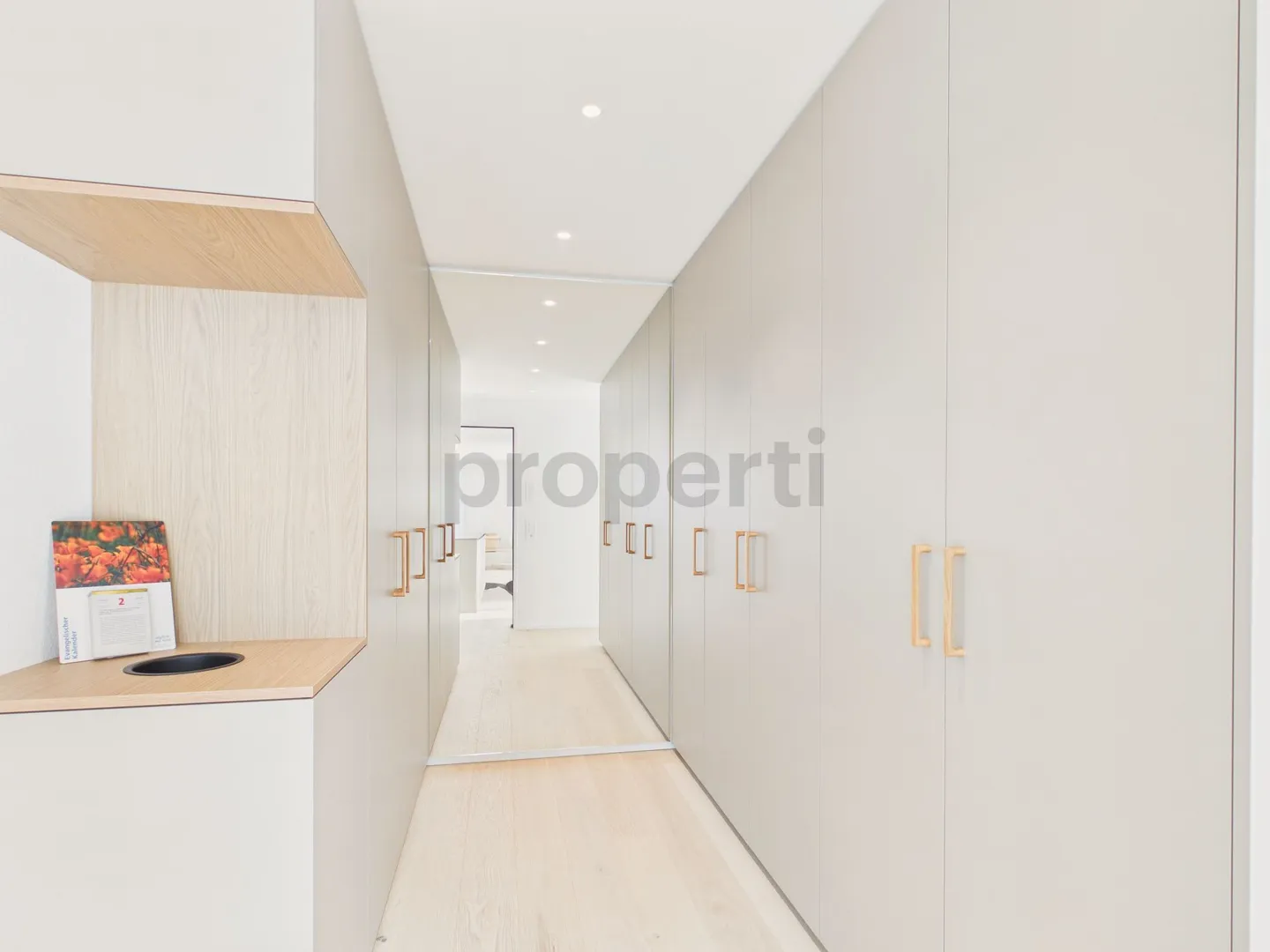 Modern 3.5-Room Furnished Apartment with 2 Balconies, with Lake and Mountain View in Pfäffikon ZH - Photo 5 of 12