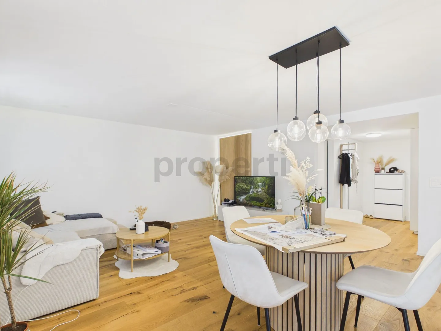 Renovierte 3.5-Zimmer-Wohnung mit privatem Gartensitzplatz - Foto 1 von 11