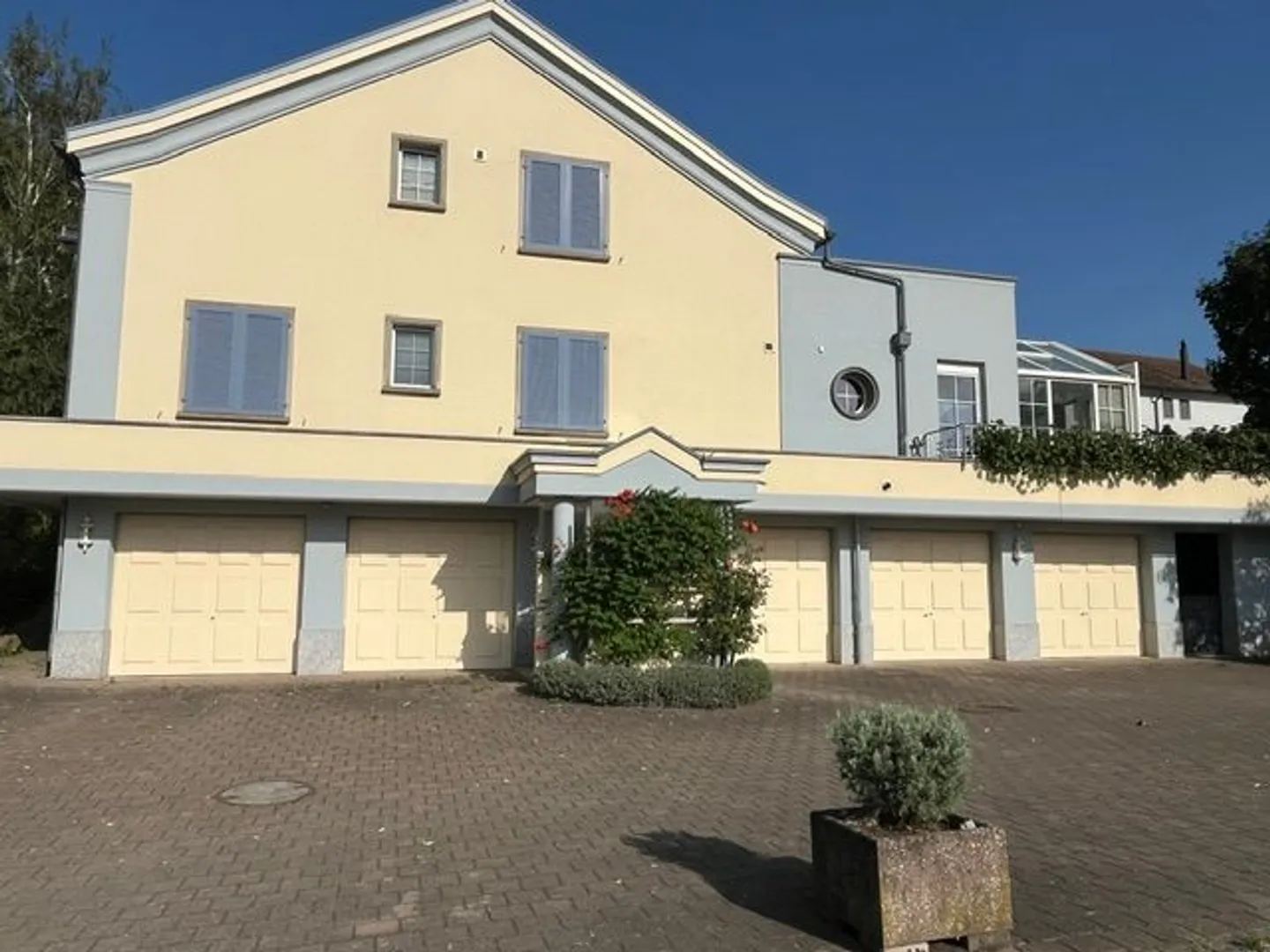 Traumhafte 4.5-Zimmer-Wohnung mit Wintergarten, Terrasse und Weitblick in Fläsch - Foto 1 di 13