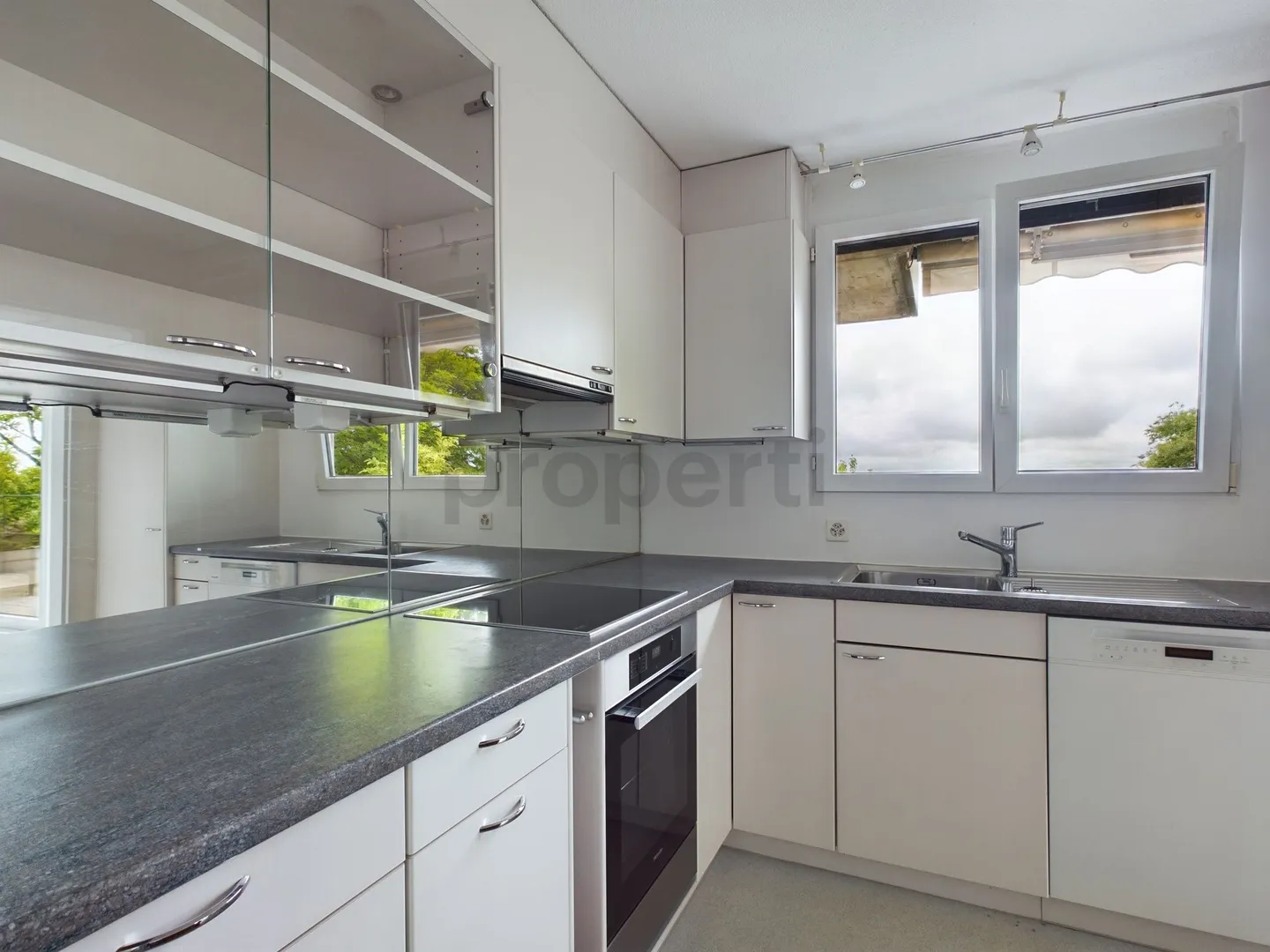 Wunderschöne Wohnung mit 90 m² Balkon - Foto 2 von 11