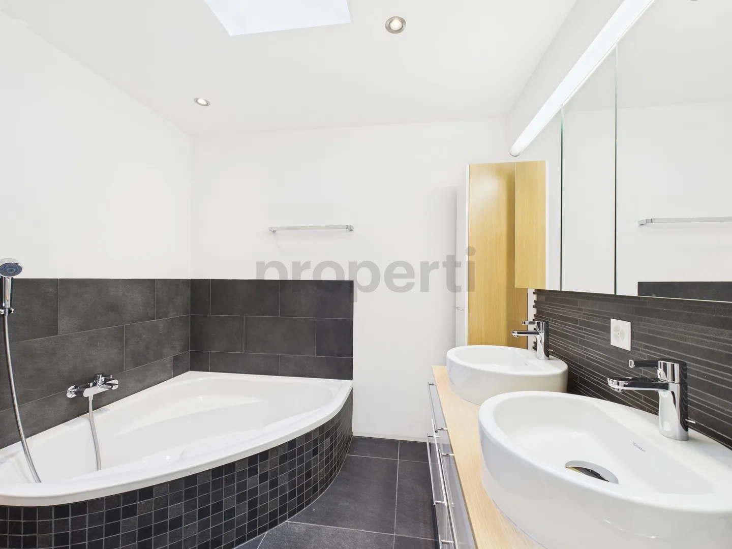 Appartamento attico di alta qualità con 4,5 stanze a Oberglatt - Foto 8 di 13