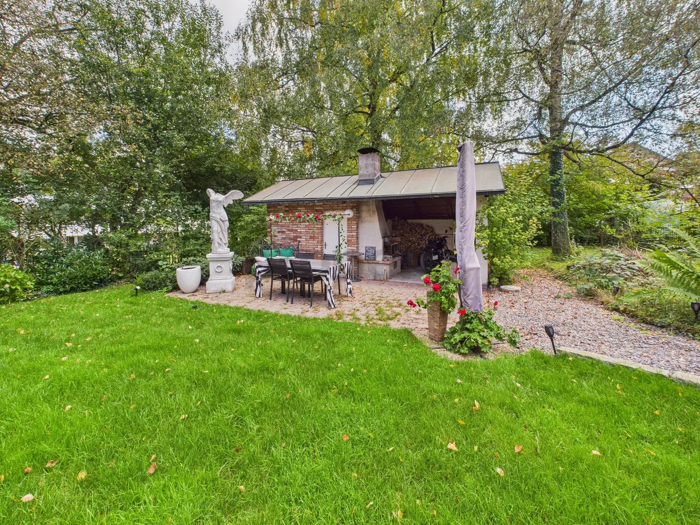 Outstanding 2.5-room penthouse apartment with terrace in Effretikon, Canton Zurich - Photo 10 of 12