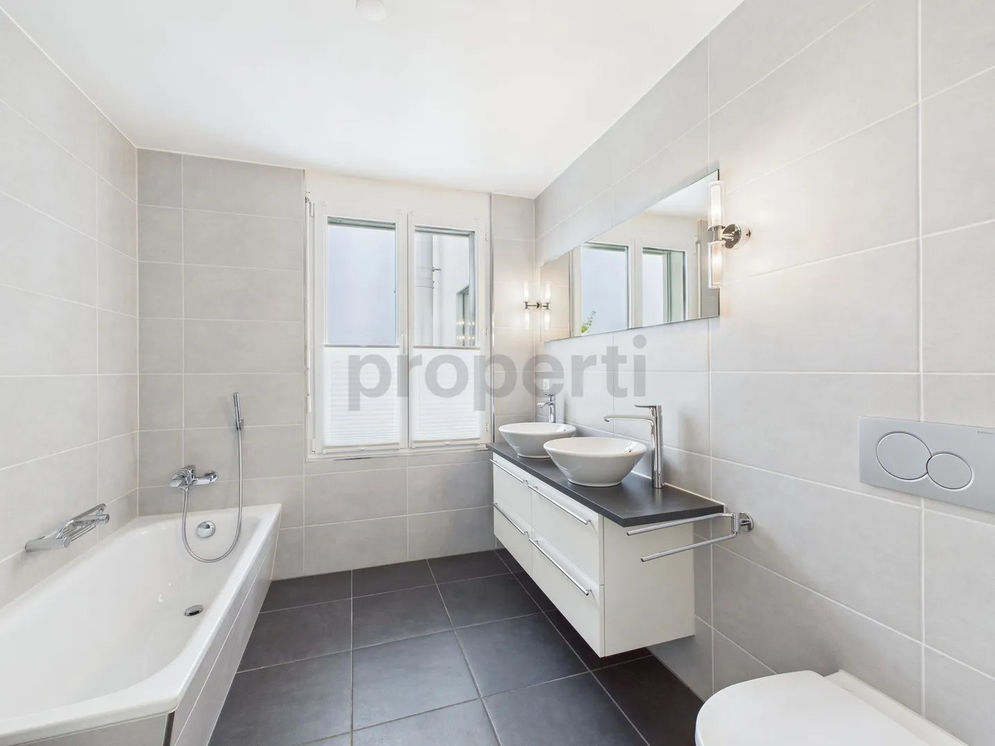 Light-Filled Dream Apartment in Niederwil AG with 5.5 Rooms - Photo 7 of 9